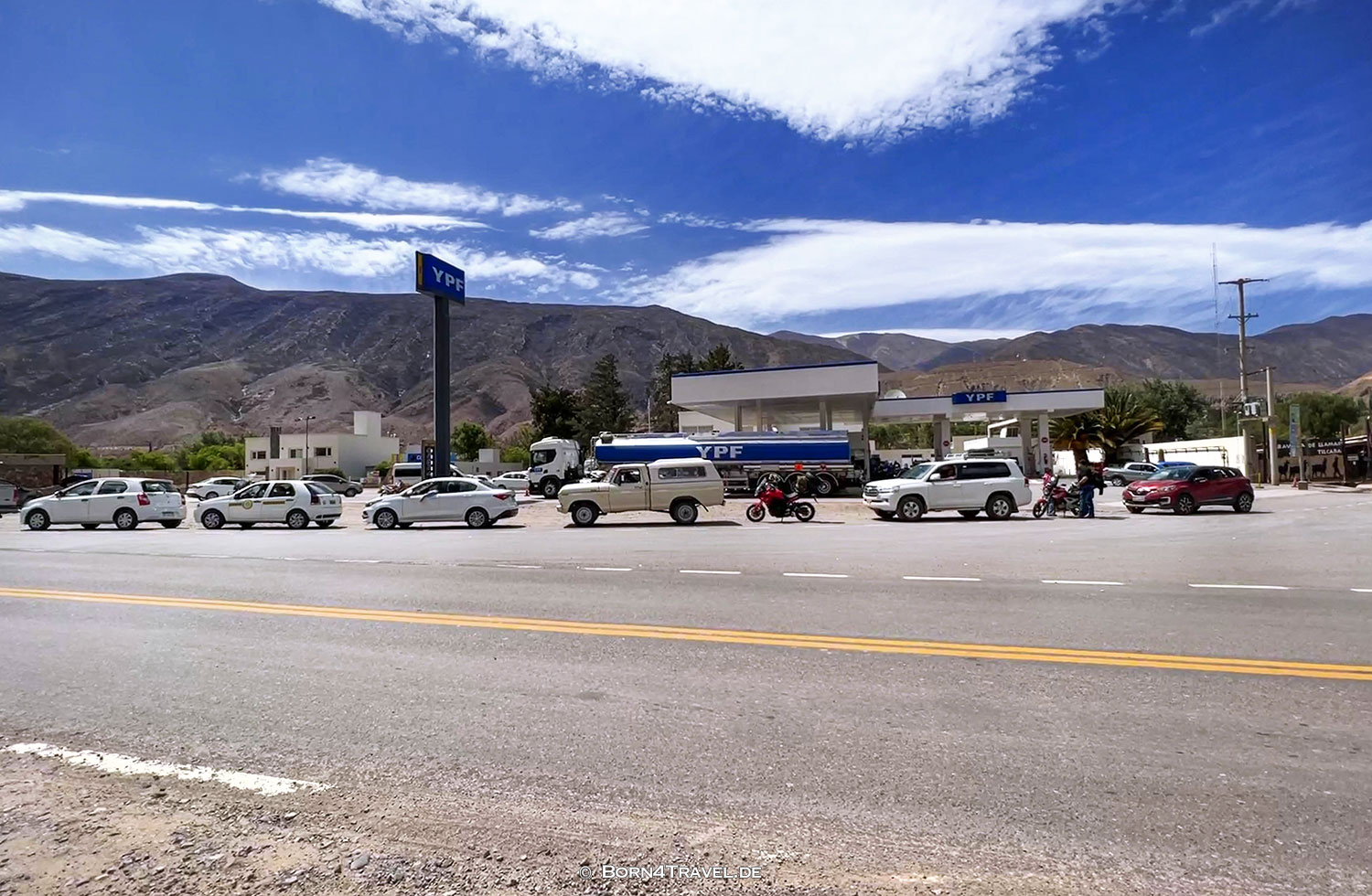 Tanken in Tilcara,Argentina,born4travel.de Tanken in Tilcara,Argentina,born4travel.de