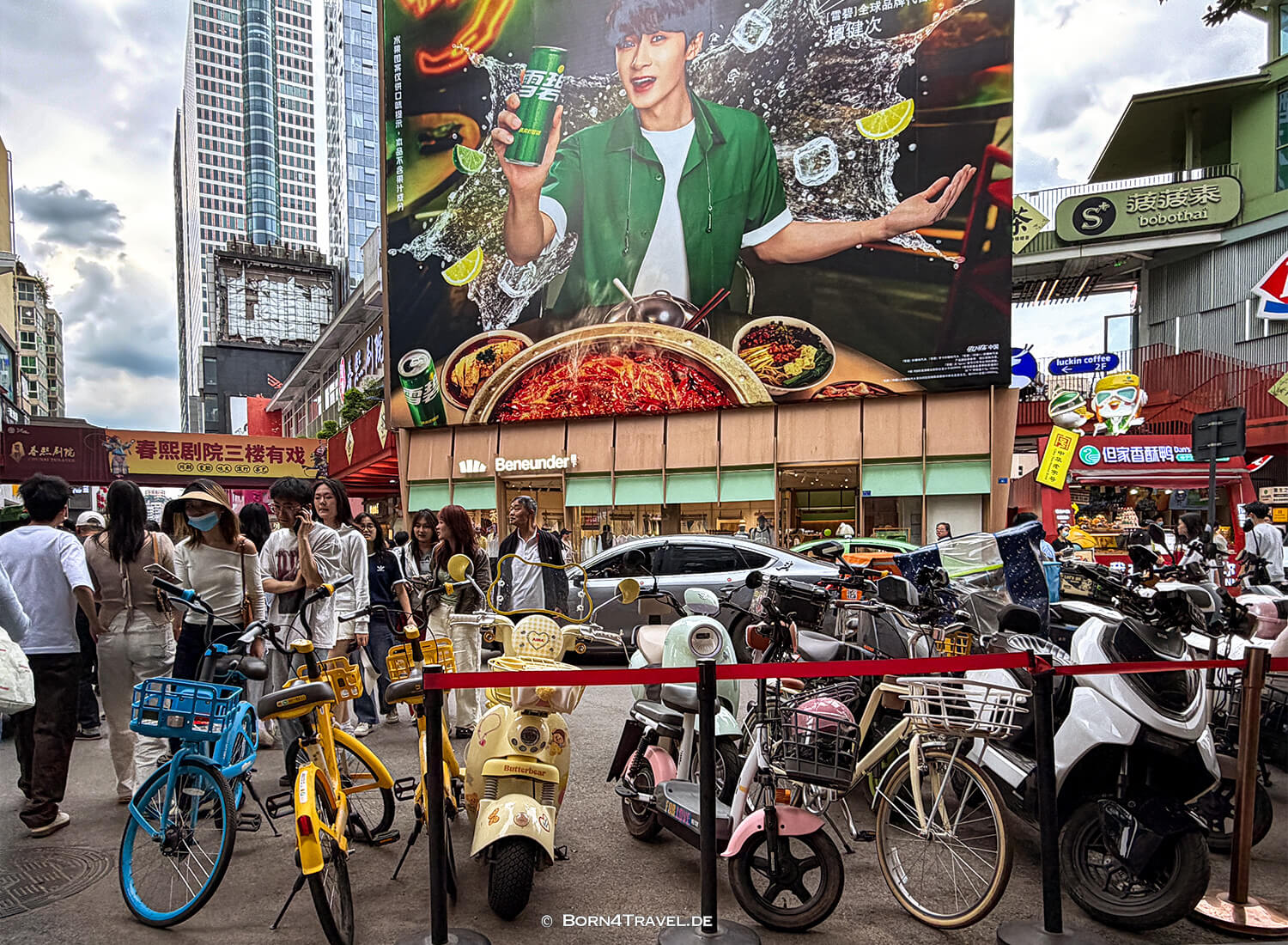 Chunxi Road,Chengdu,Sichuan,China2026,born4travel.de