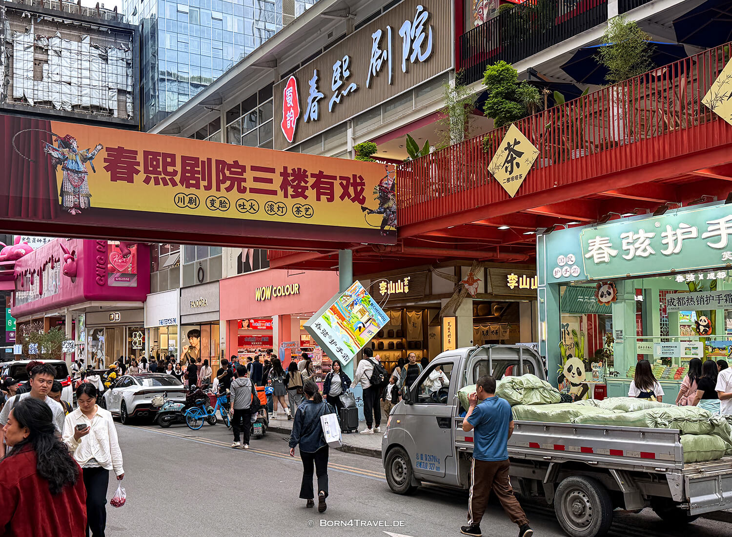 Chunxi Road,Chengdu,Sichuan,China2026,born4travel.de