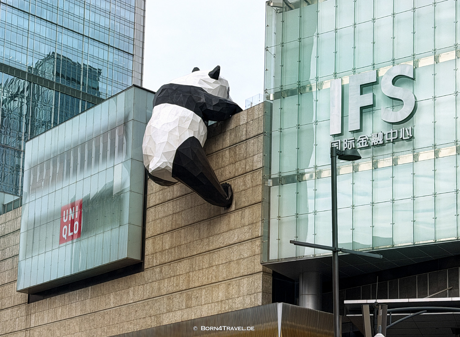 I'm Here Chengdu,Sichuan,China2026,born4travel.de