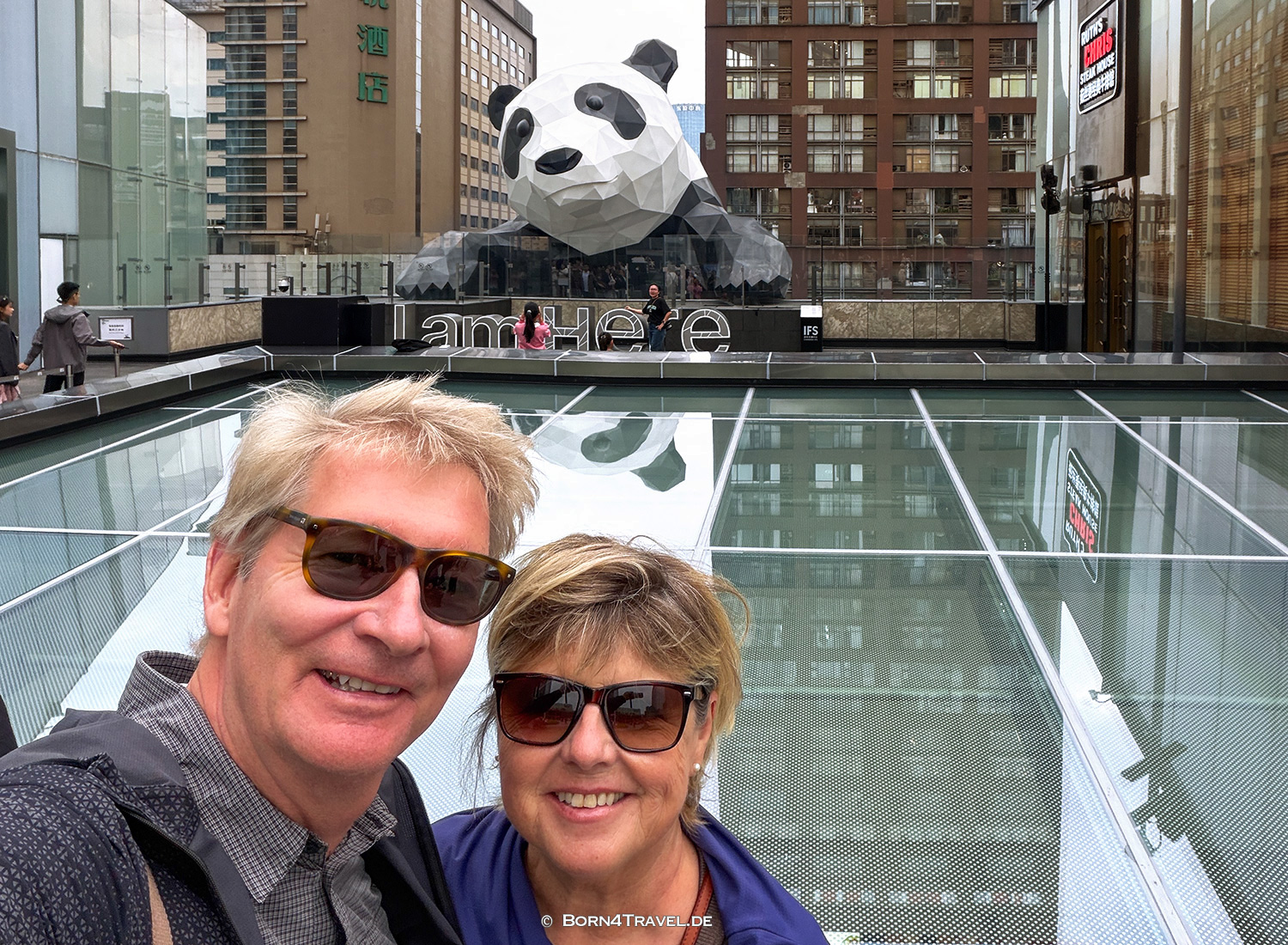I'm Here Chengdu,Sichuan,China2026,born4travel.de