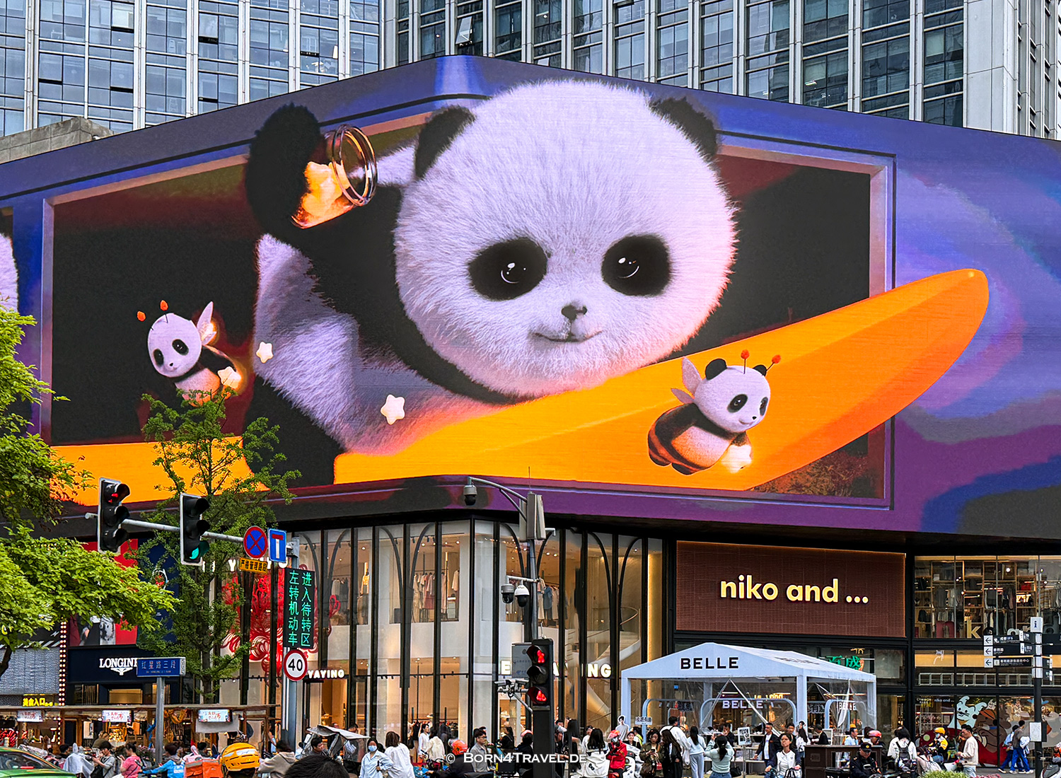 Chunxi Road,Chengdu,Sichuan,China2026,born4travel.de