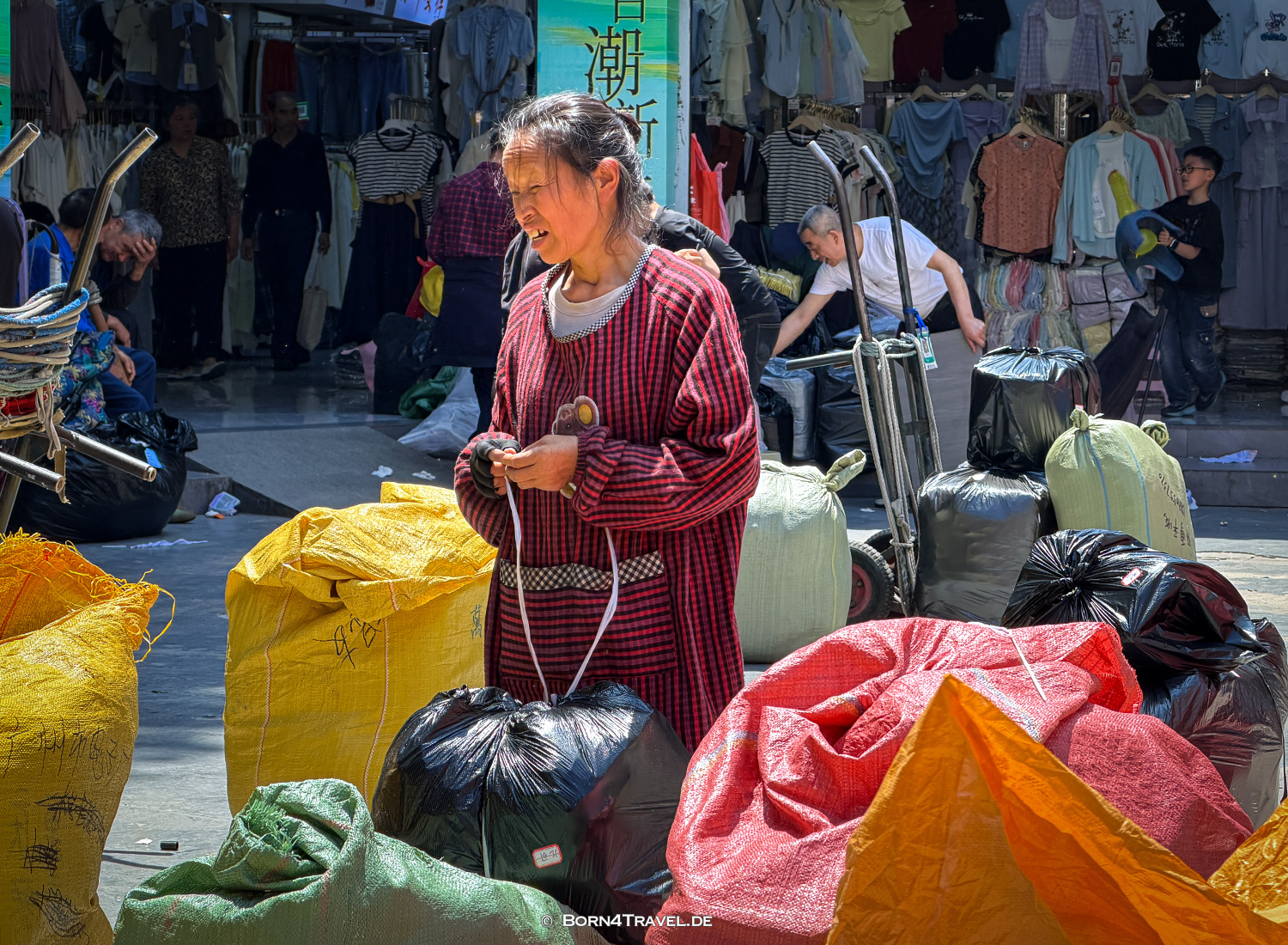 Chaotianmen Wholesale Market,Chongqing,China2026,born4travel.de