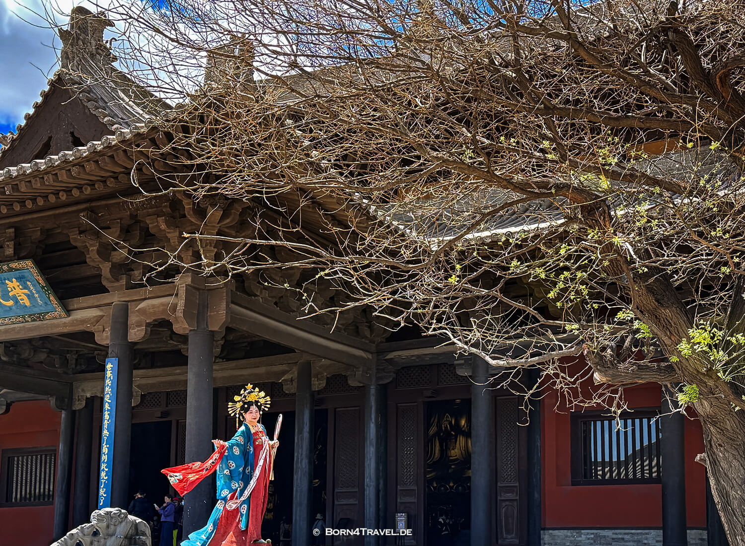 Hanfu,Huayan Tempel,Datong,China2026,born4travel.de