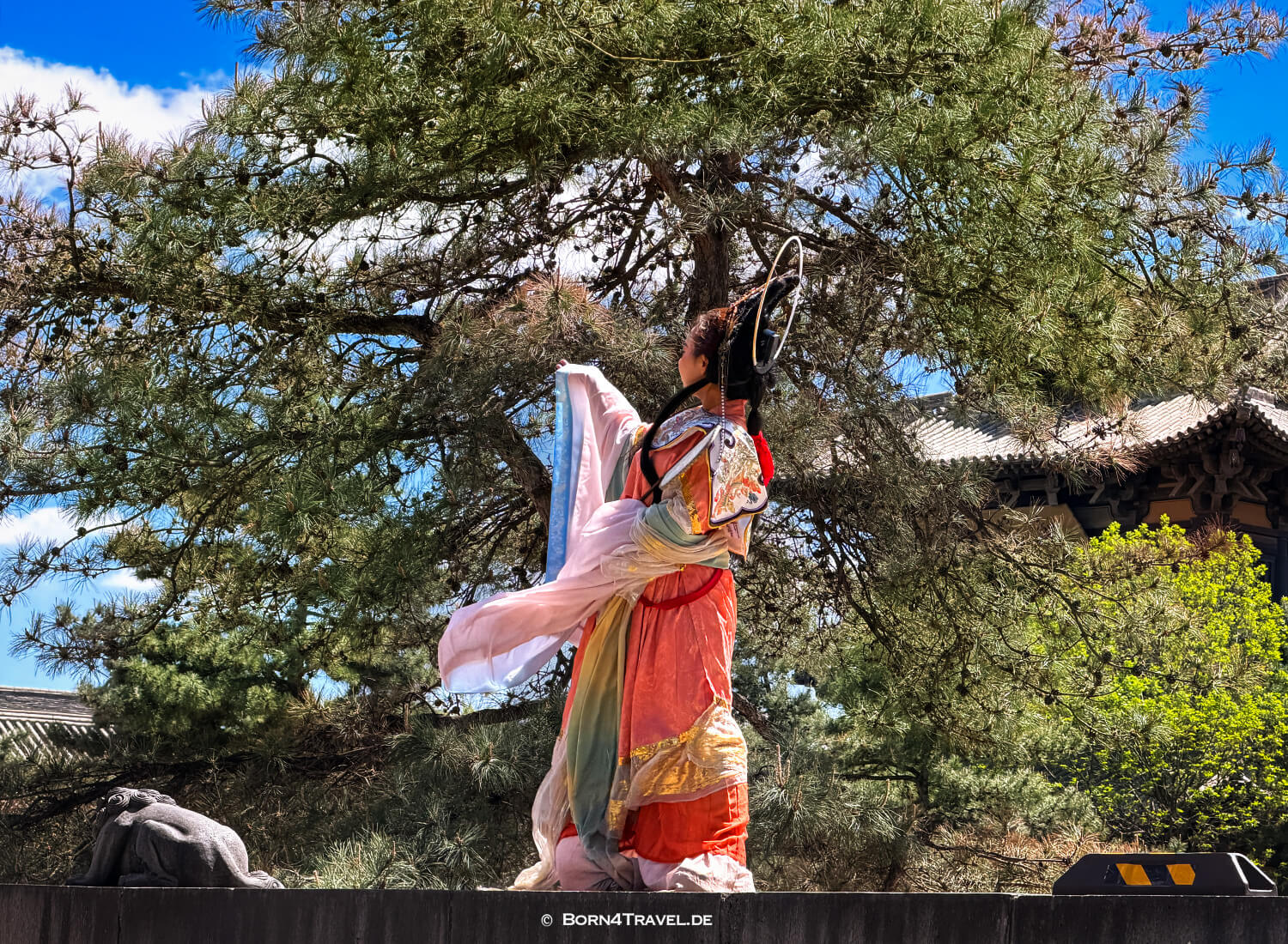 Hanfu,Huayan Tempel,Datong,China2026,born4travel.de