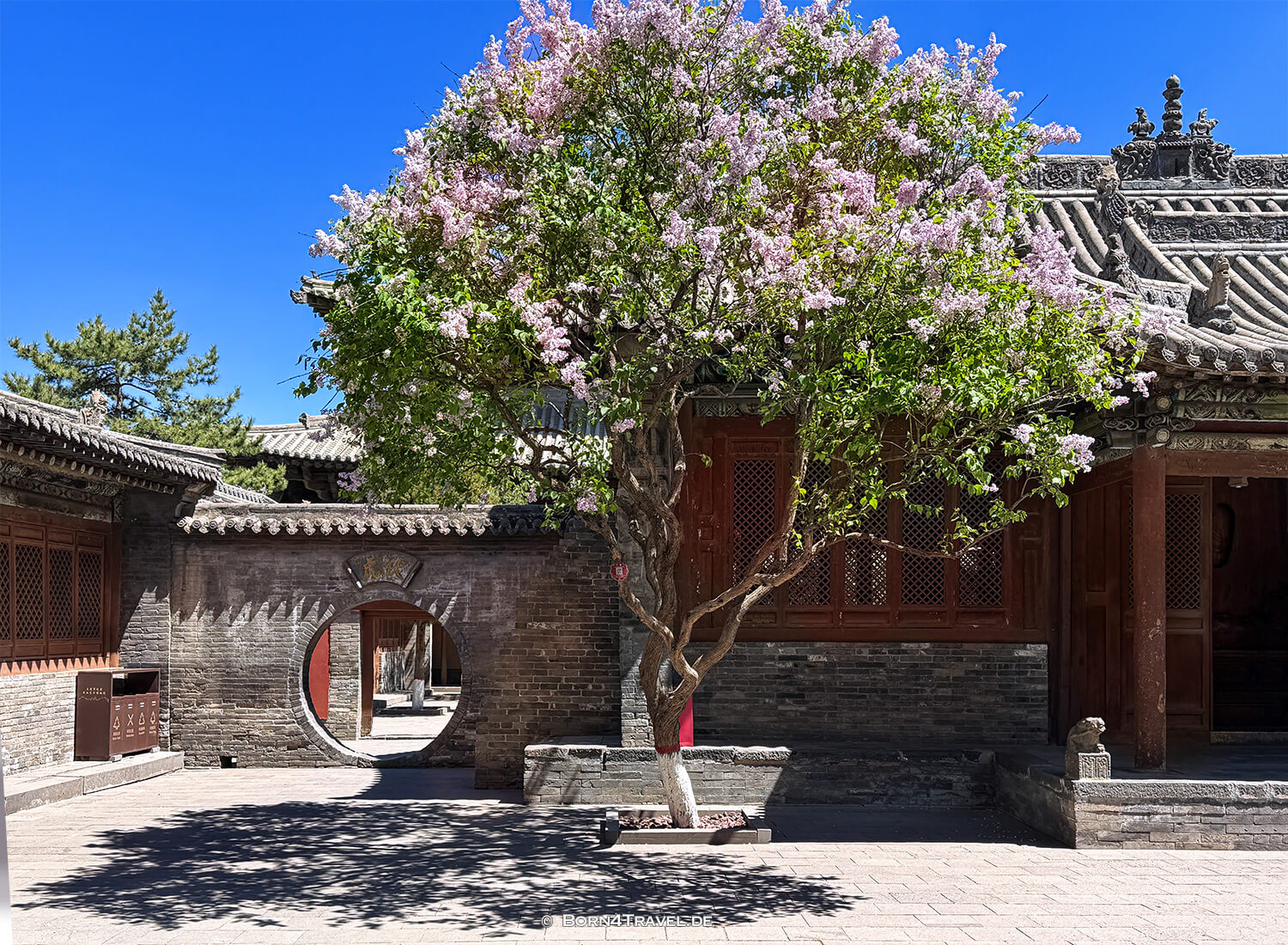 Hanfu,Huayan Tempel,Datong,China2026,born4travel.de
