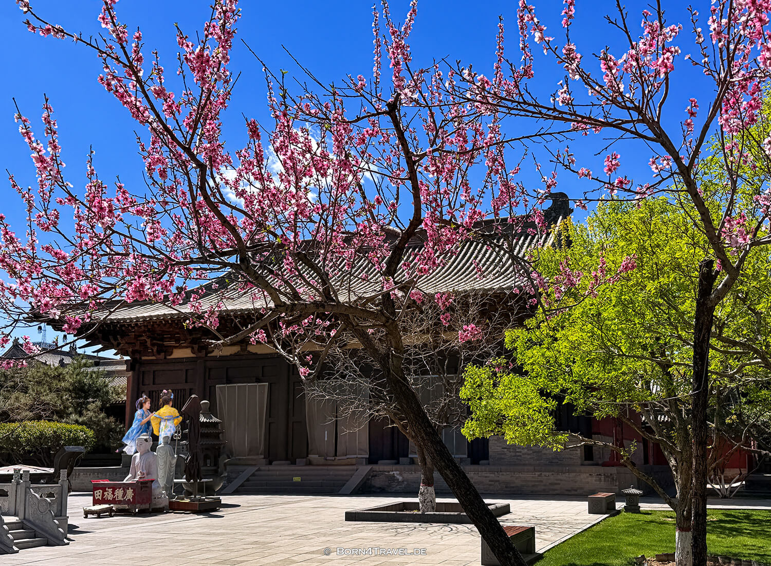 Hanfu,Huayan Tempel,Datong,China2026,born4travel.de