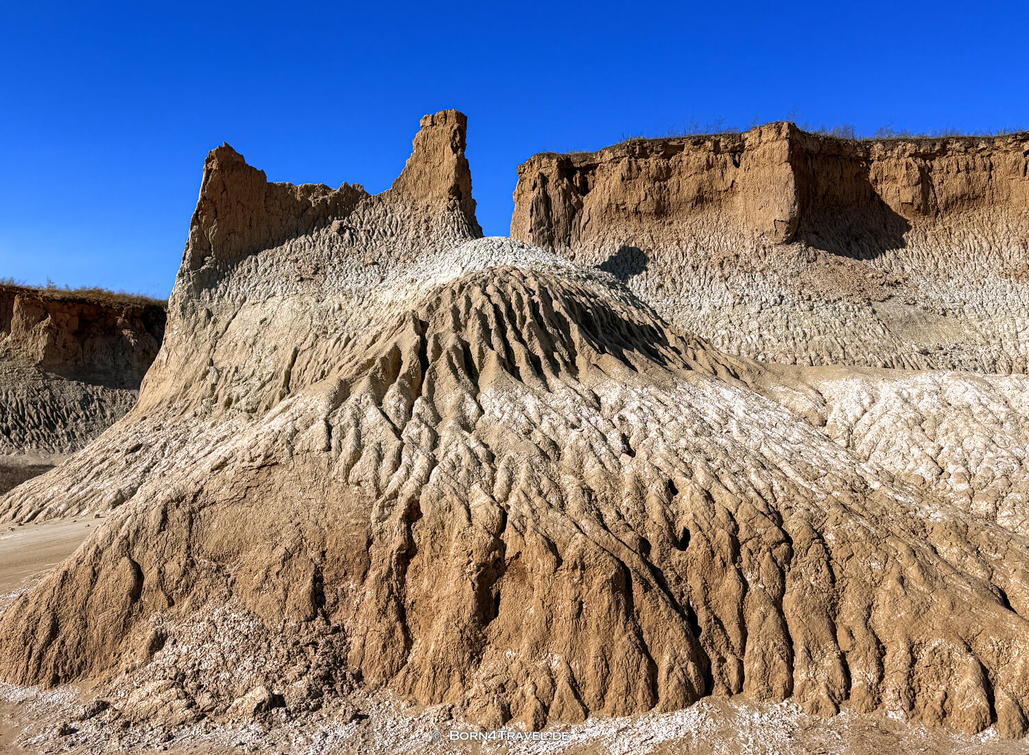 Rote Steine in Tulin,Datong,China2026,born4travel.de