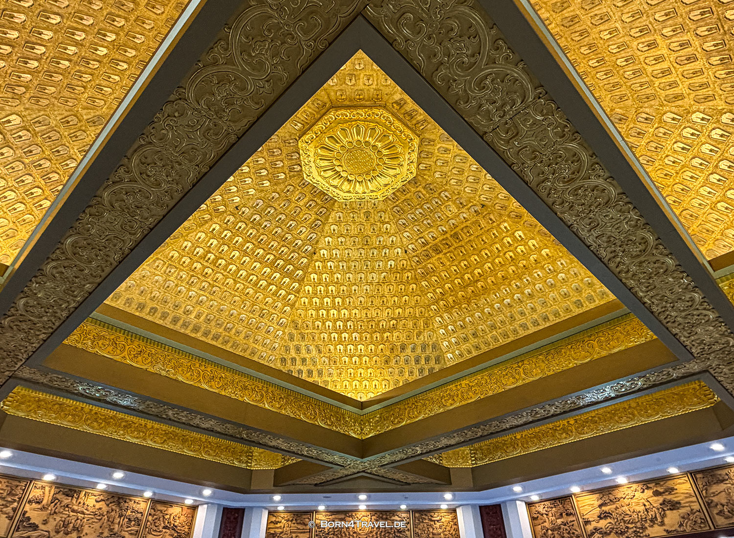 Leifeng Pagode,Hangzhou,China2026,born4travel.de