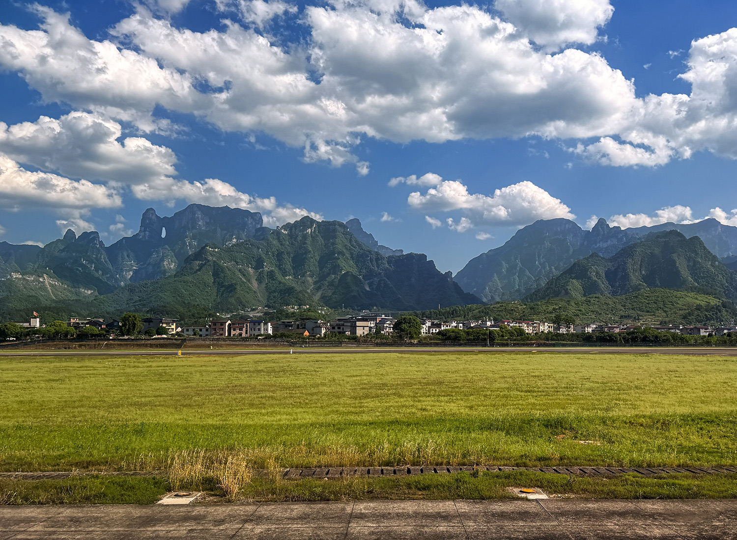 Beijing to Zhangjiajie flight, China2026,born4travel.de