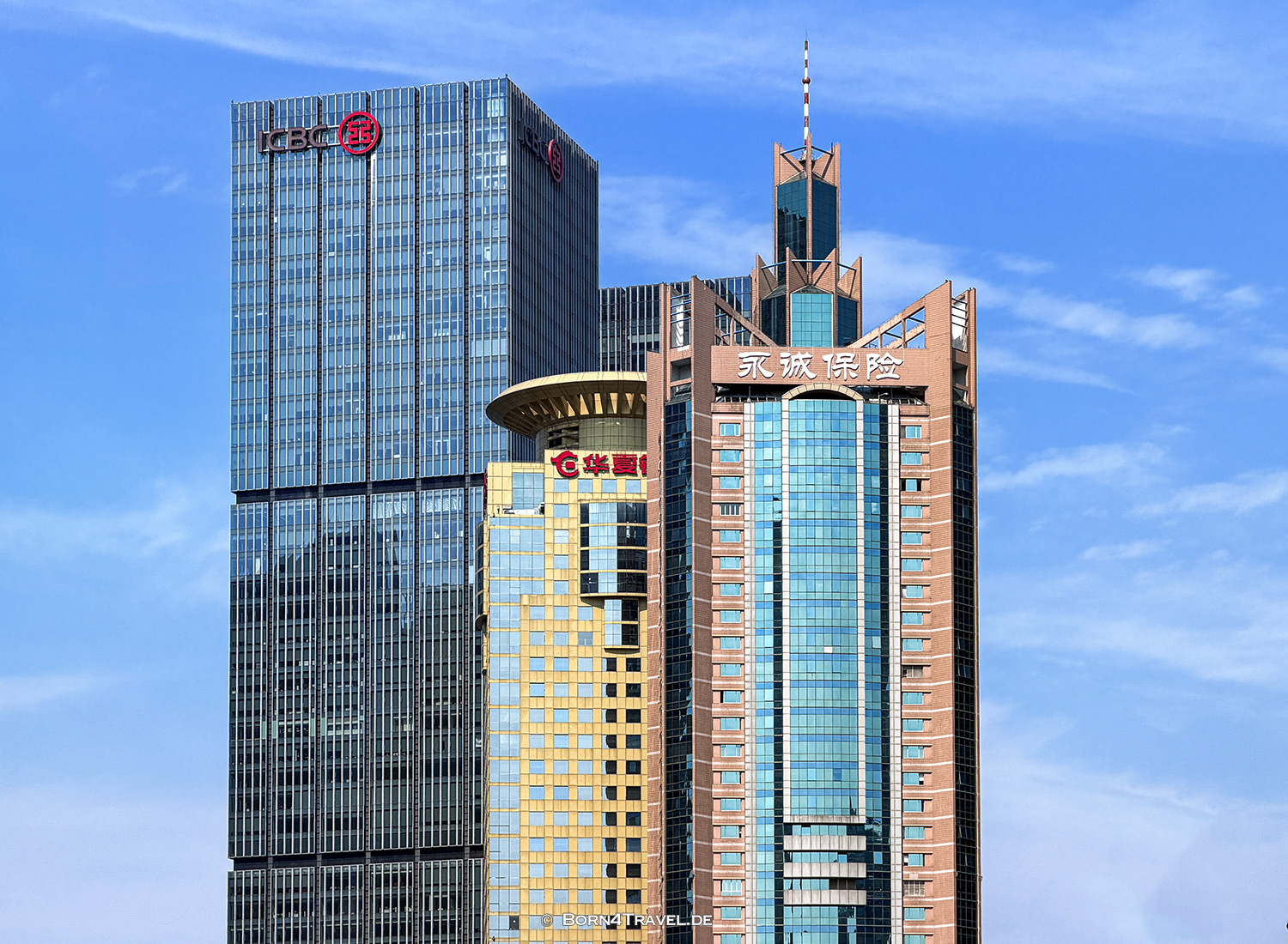 Lujiazui Skywalk Shanghai, China 2026, born4travel.de