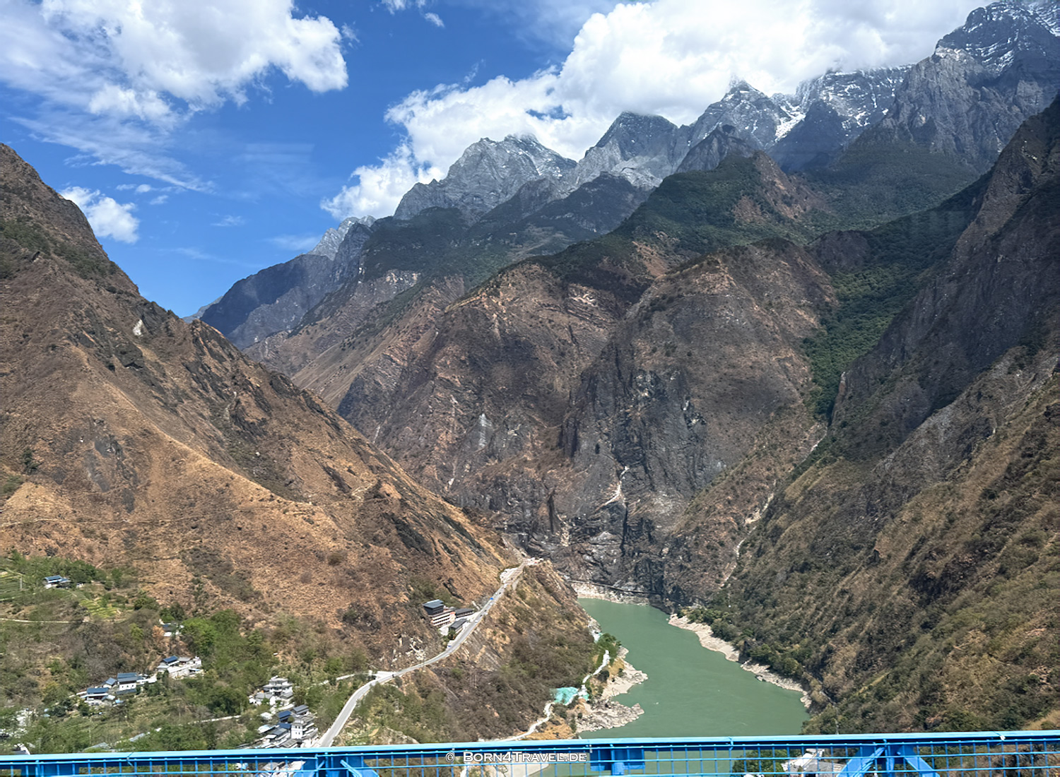 Tiger Leaping Gorge,YunnannChina2026,born4travel.de