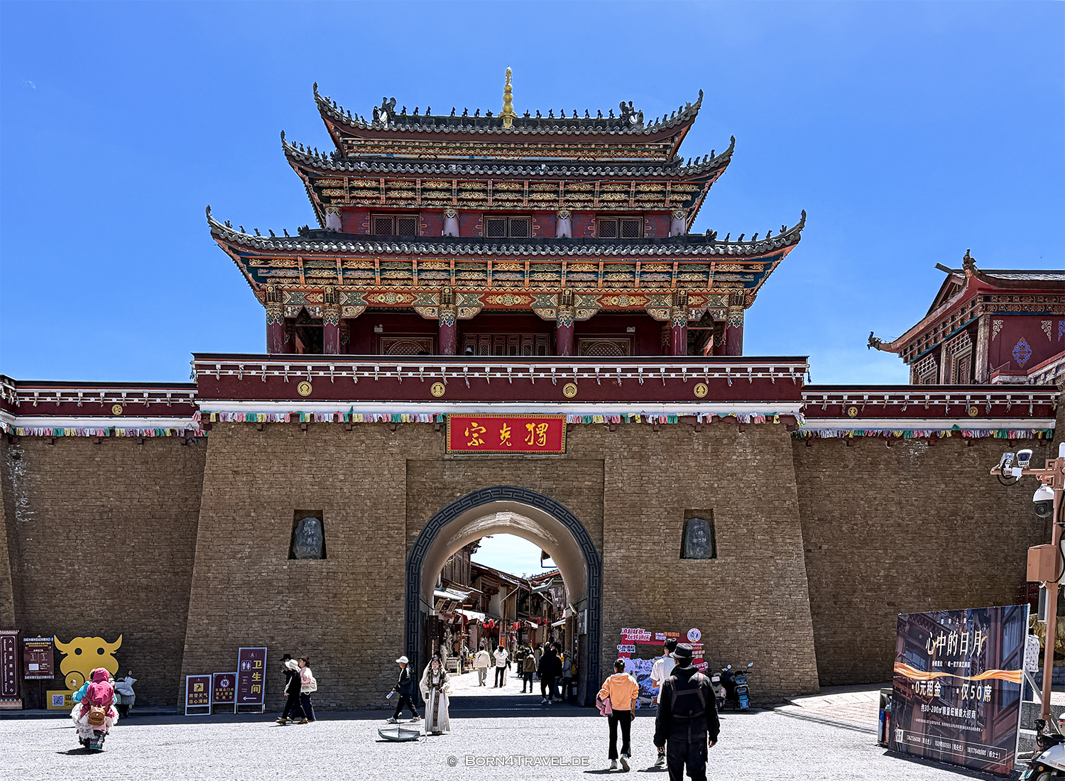 North Gate von Dukezong,Shangri-la,YunnannChina2026,born4travel.de