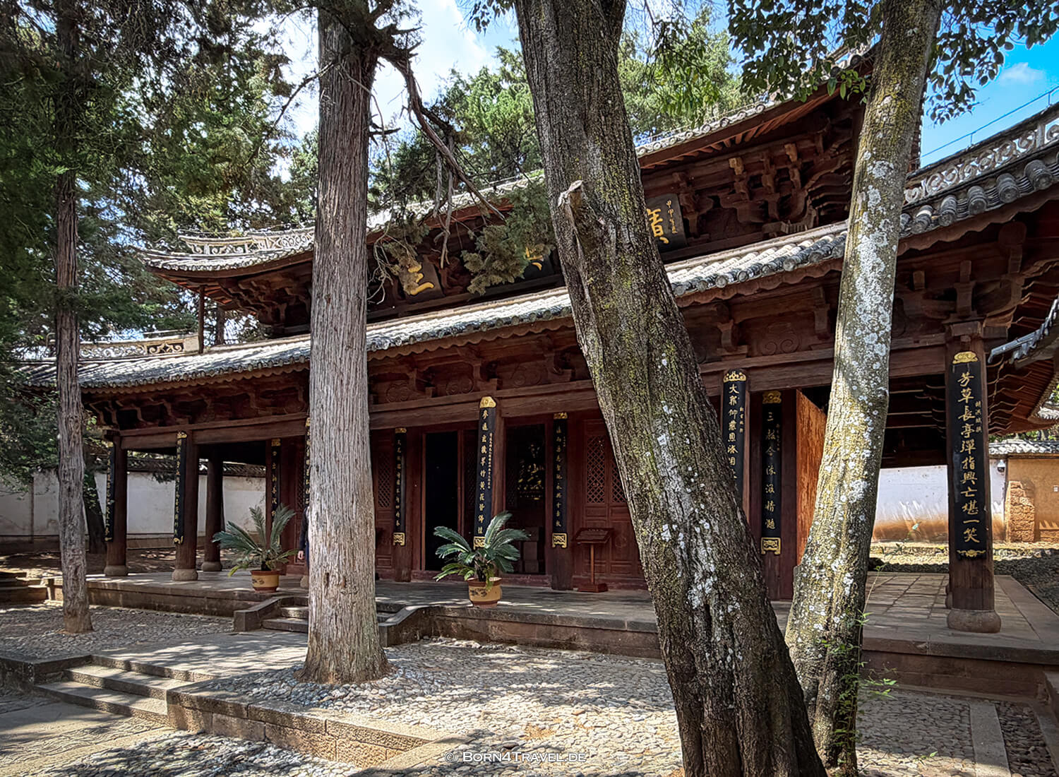 Xingjiao-Tempel Shaxi,China2026,born4travel.de