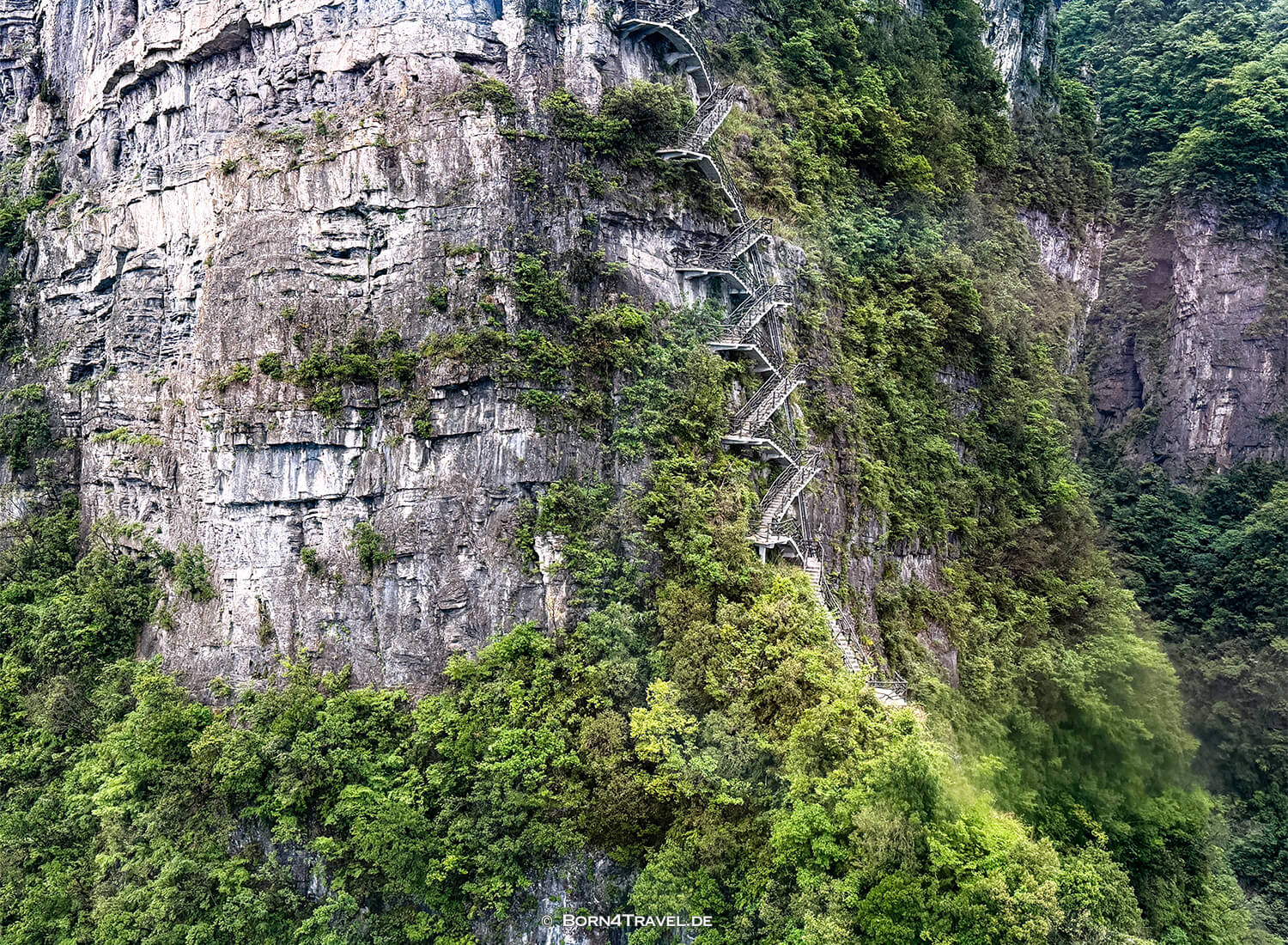 Tianmenshan National Forest Park Zhangjiajie,China2026,born4travel.de