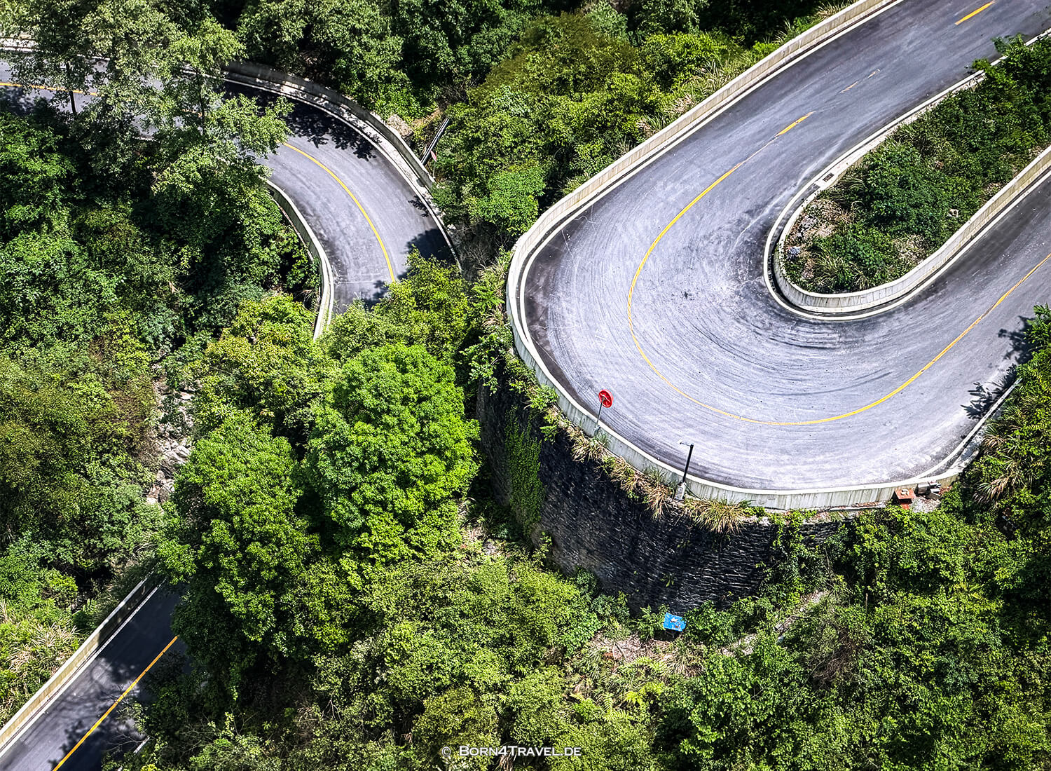 Tianmenshan National Forest Park Zhangjiajie,China2026,born4travel.de