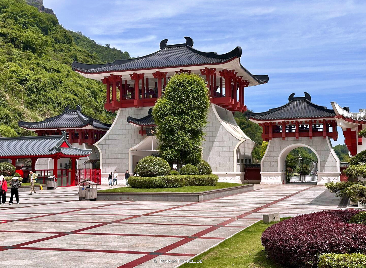 Tianmenshan National Forest Park Zhangjiajie,China2026,born4travel.de