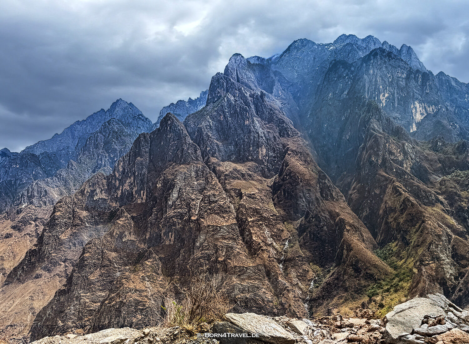 Tiger Leaping Gorge, Yunnan,China2026,born4travel.de