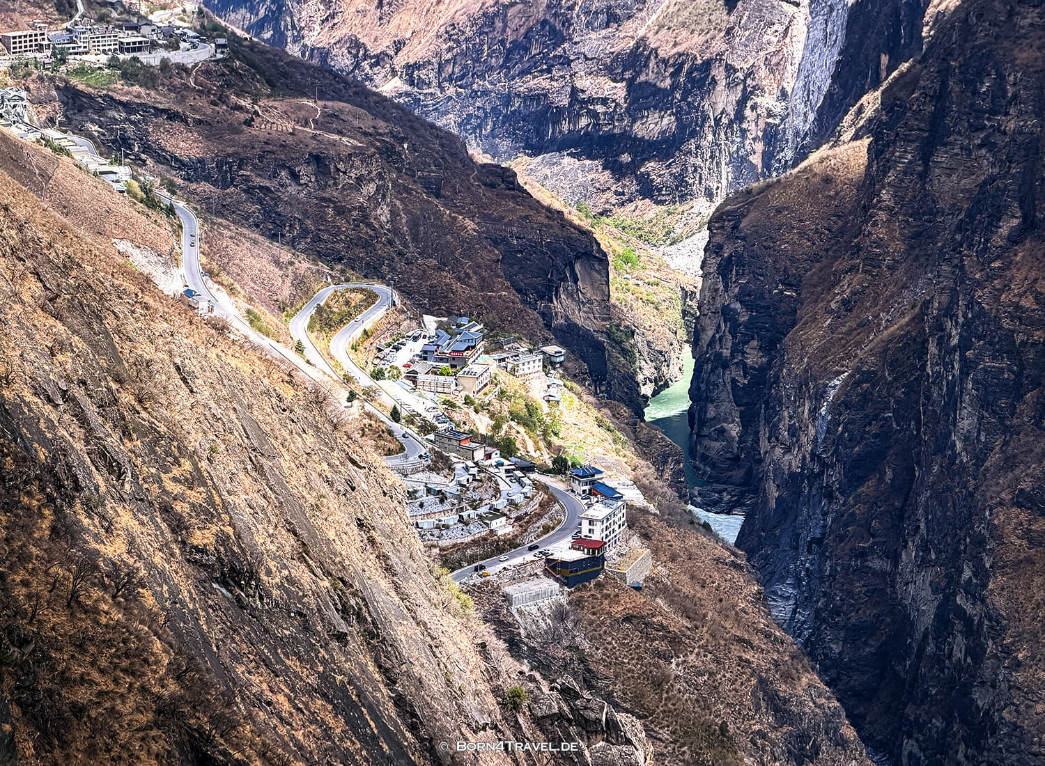 Tiger Leaping Gorge High  Trail, Yunnan,China2026,born4travel.de