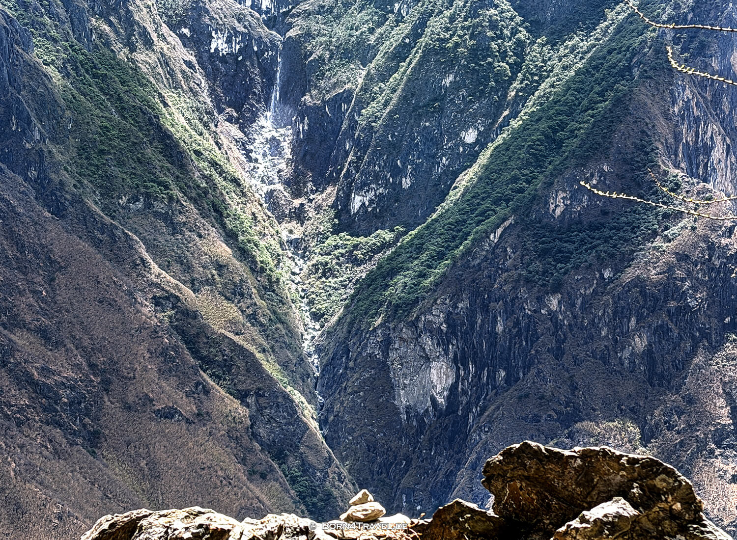 Tiger Leaping Gorge High  Trail, Yunnan,China2026,born4travel.de