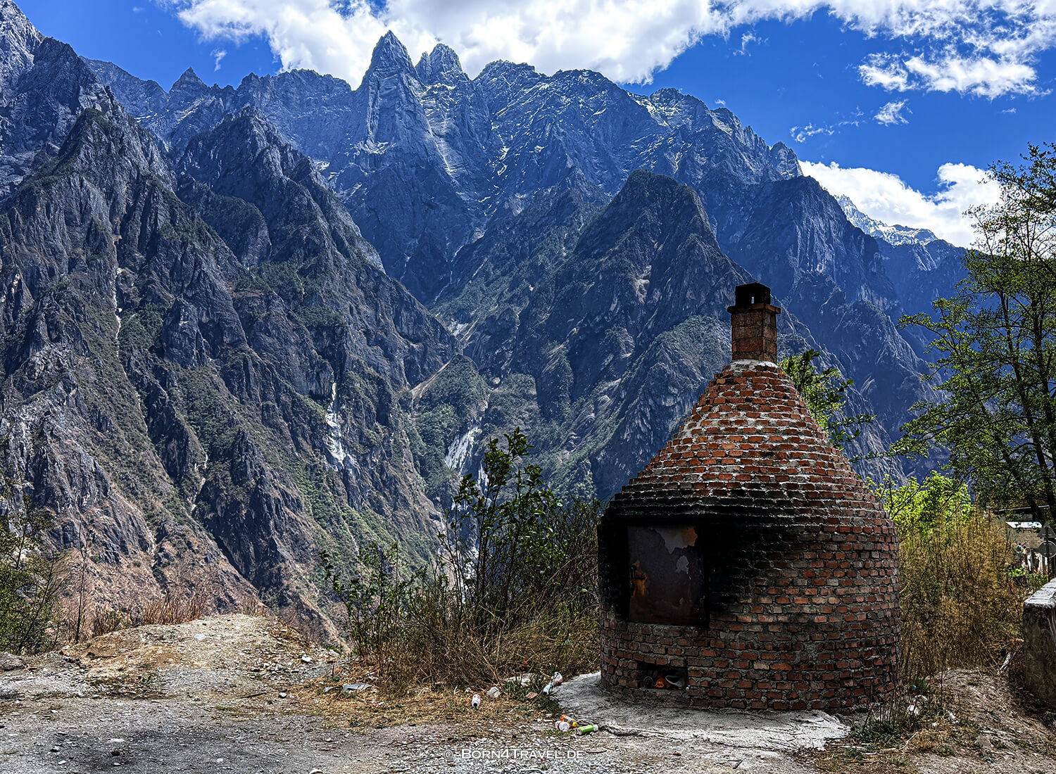 Tiger Leaping Gorge High  Trail, Yunnan,China2026,born4travel.de