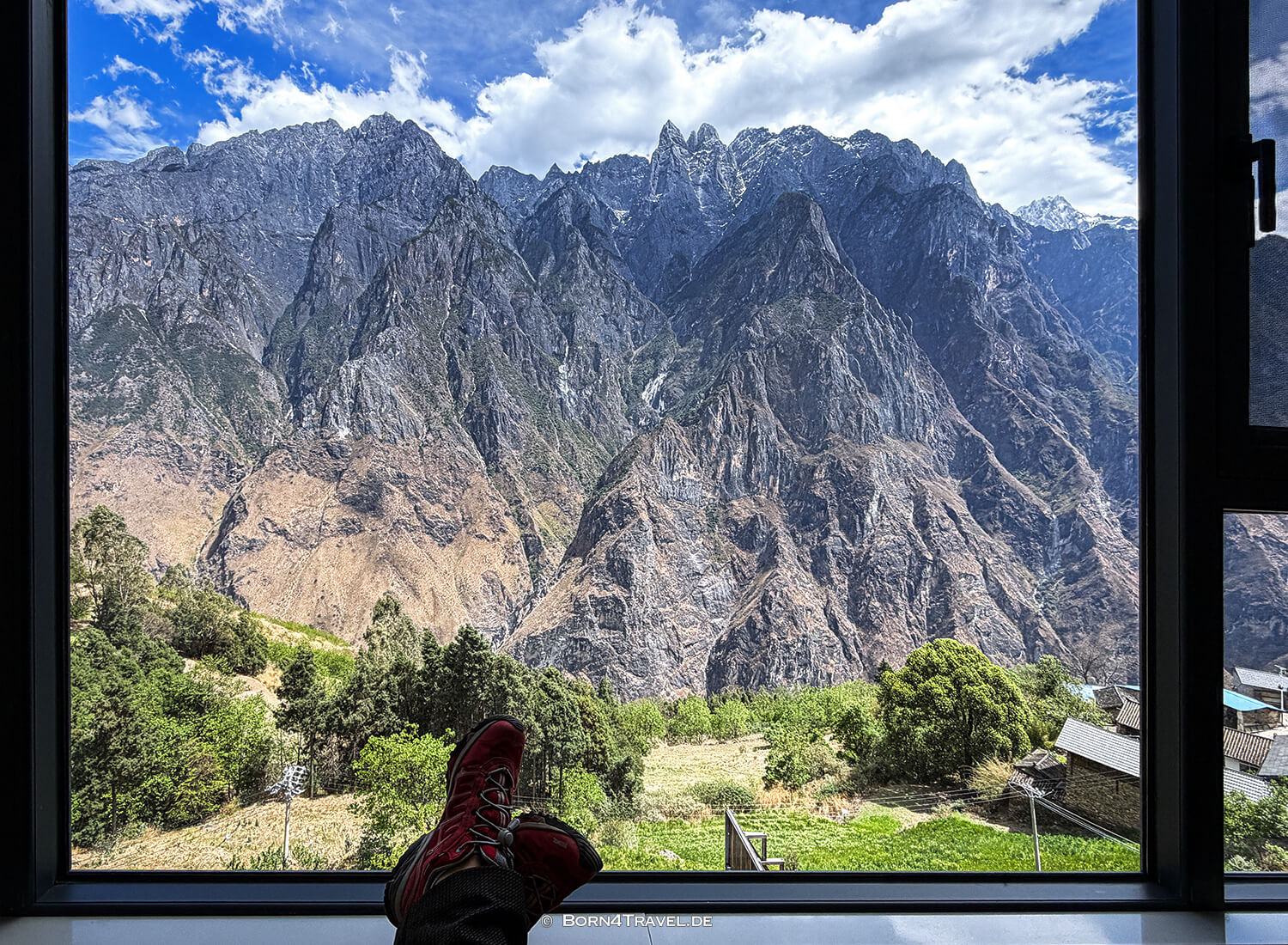 Tiger Leaping Gorge, Yunnan,China2026,born4travel.de