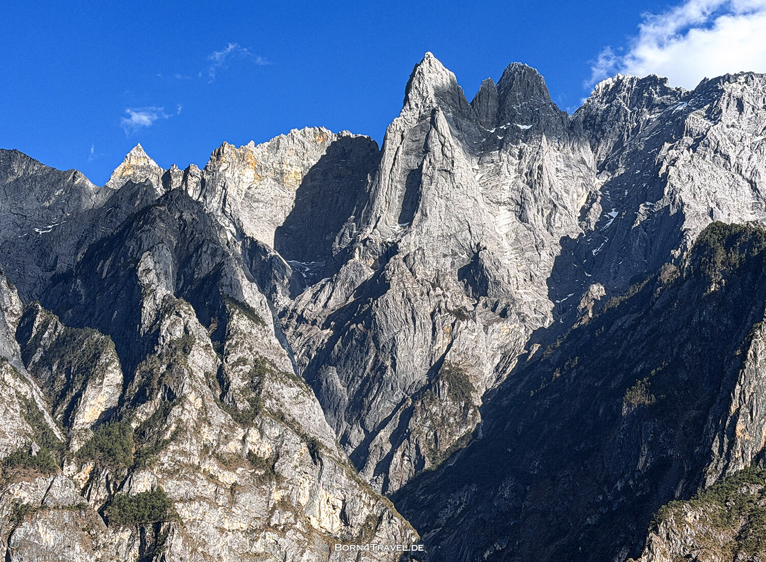 Tiger Leaping Gorge High  Trail, Yunnan,China2026,born4travel.de