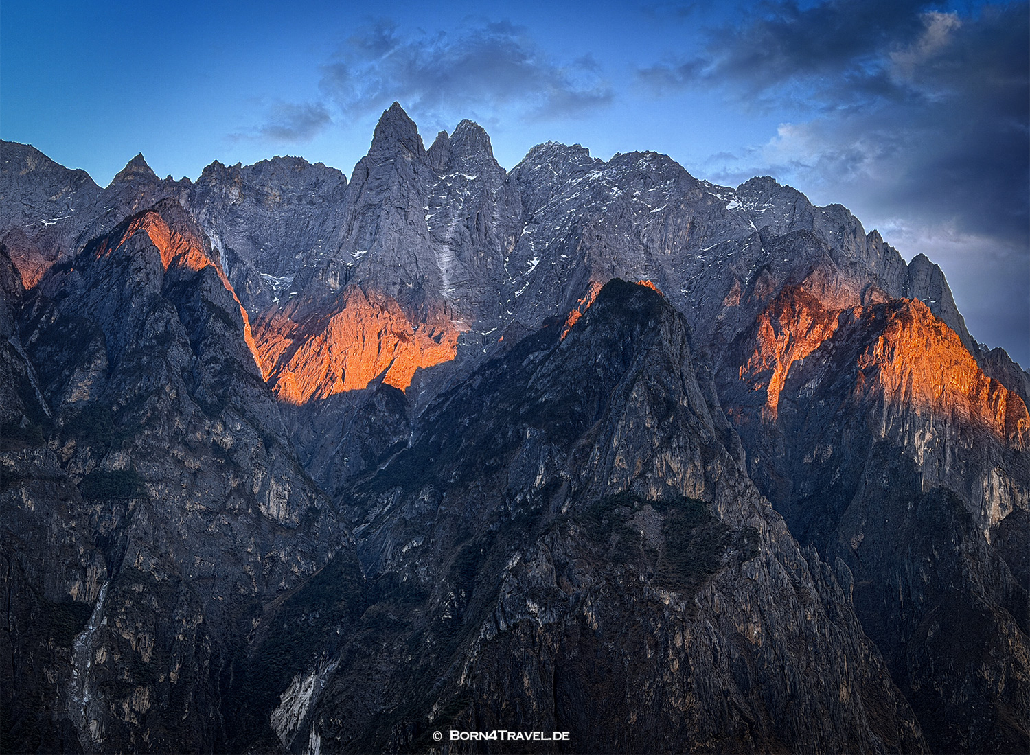 Tiger Leaping Gorge Upper Trail, Yunnan,China2026,born4travel.de