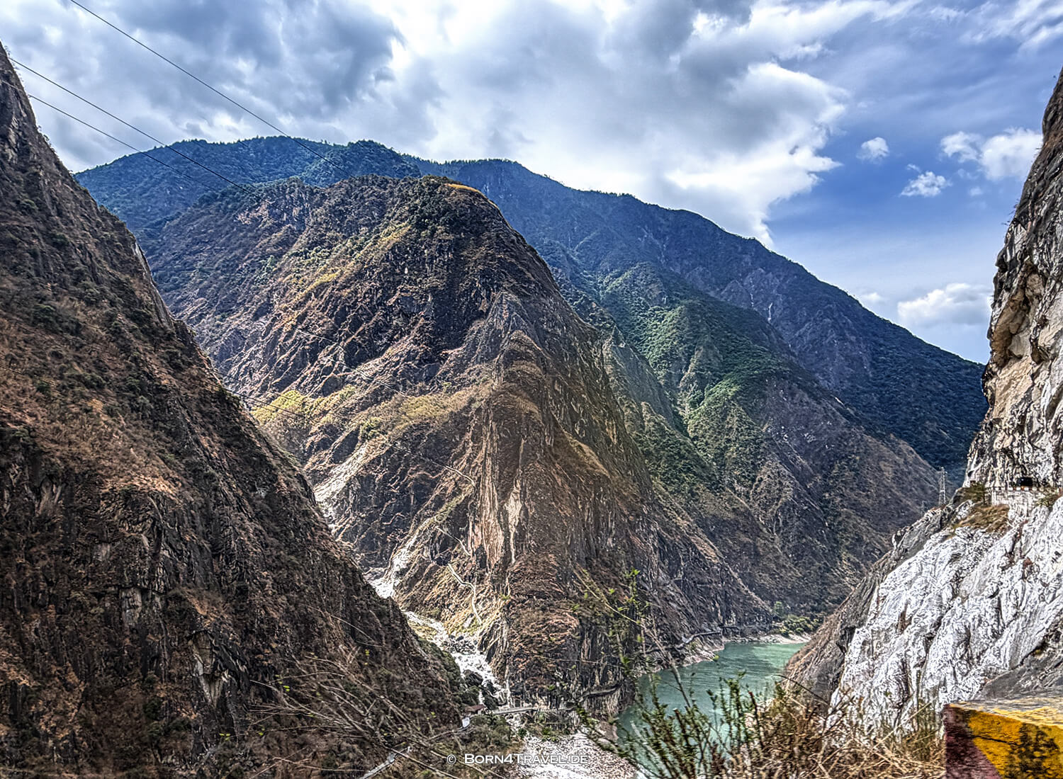 Tiger Leaping Gorge High  Trail, Yunnan,China2026,born4travel.de
