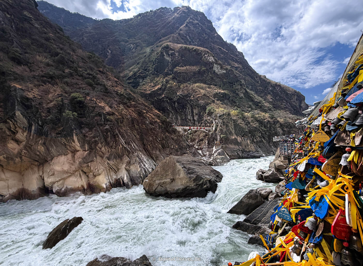 Tiger Leaping Gorge High  Trail, Yunnan,China2026,born4travel.de