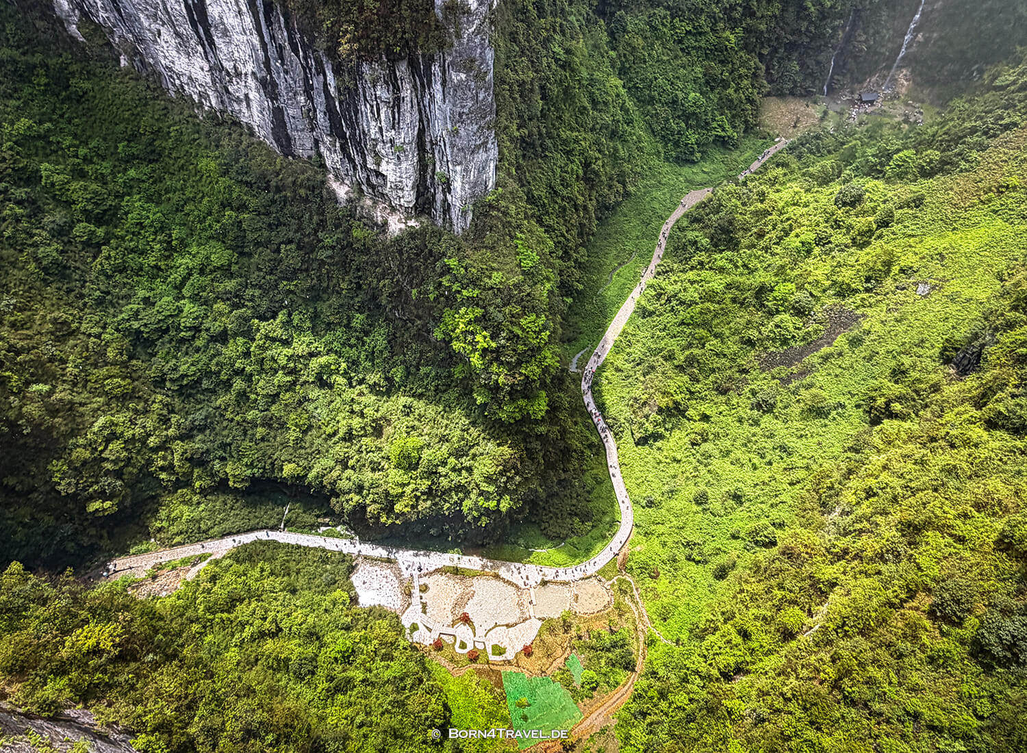 Three Natural Bridges (天生三桥) im Wulong-Karstgebiet.,China2026,born4travel.de