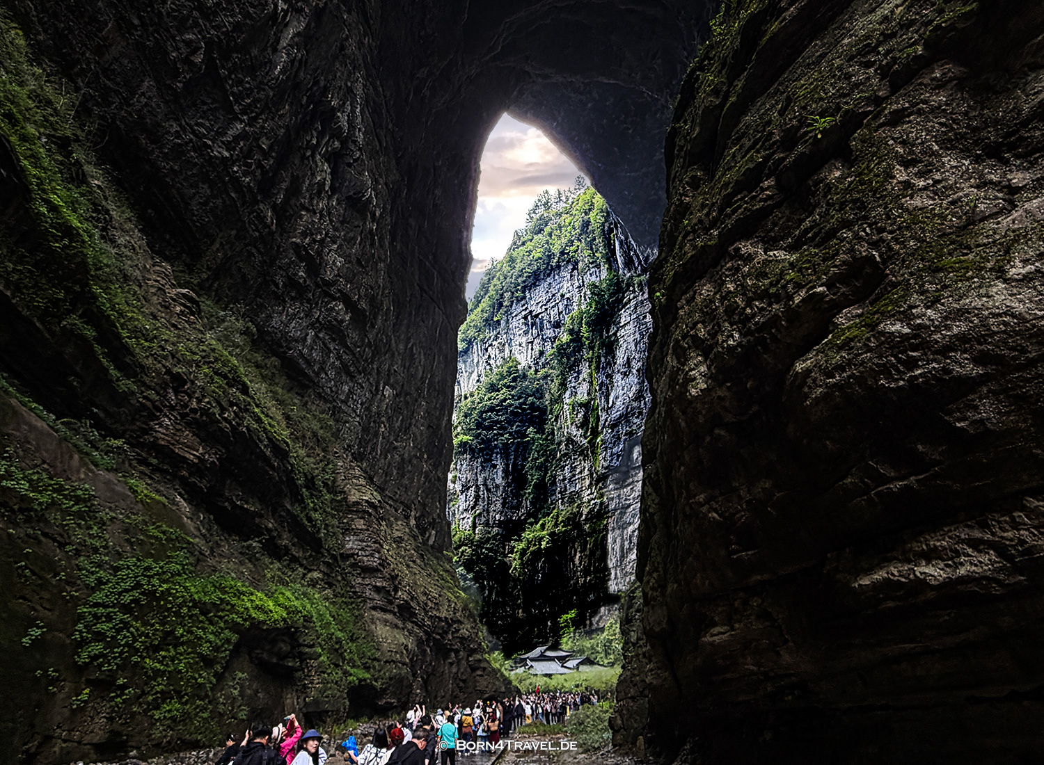 Three Natural Bridges (天生三桥) im Wulong-Karstgebiet,China2026,born4travel.de