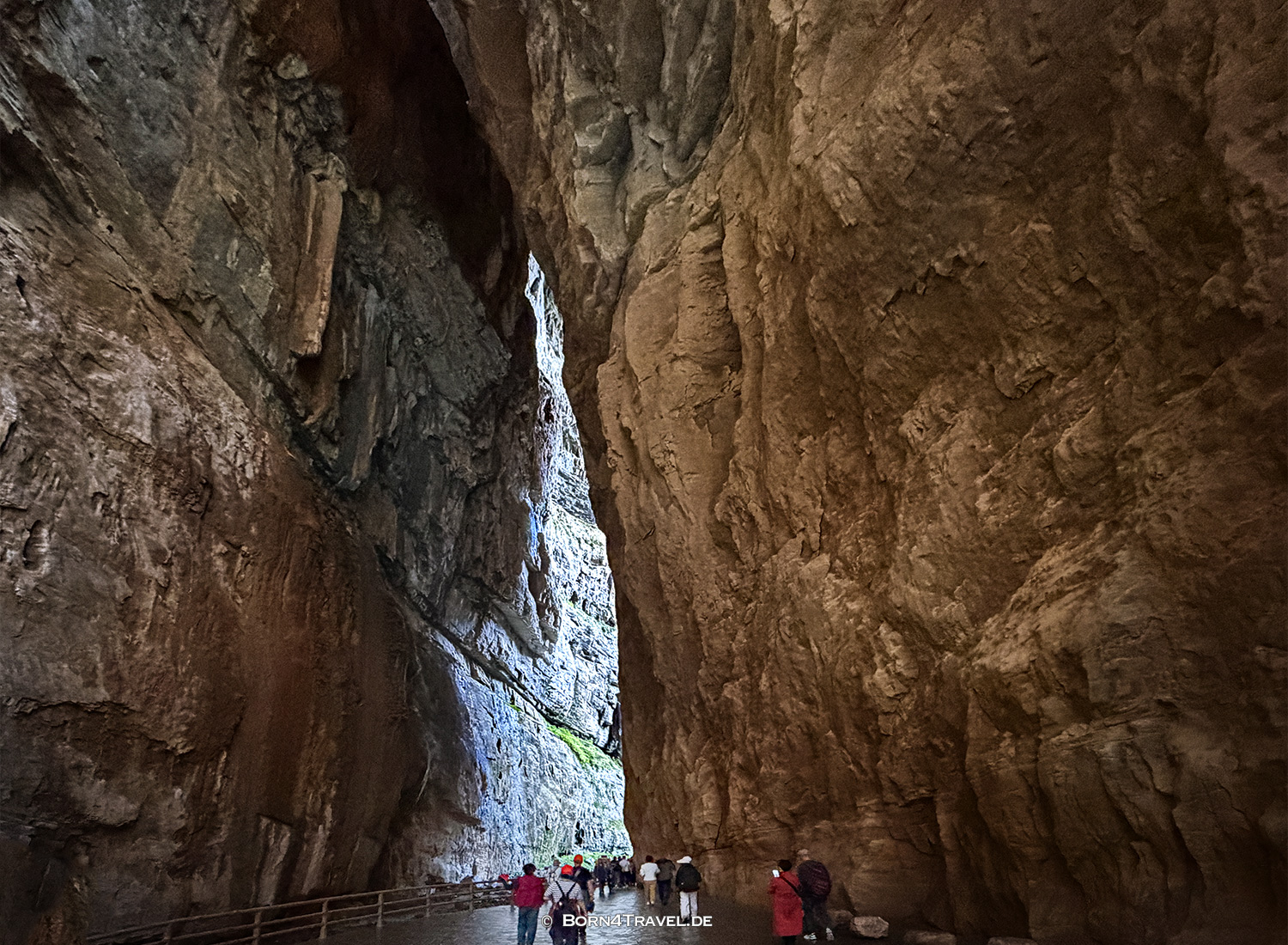 羊水河 (Yángshuǐ Hé) im Wulong-Karstgebiet.,China2026,born4travel.de