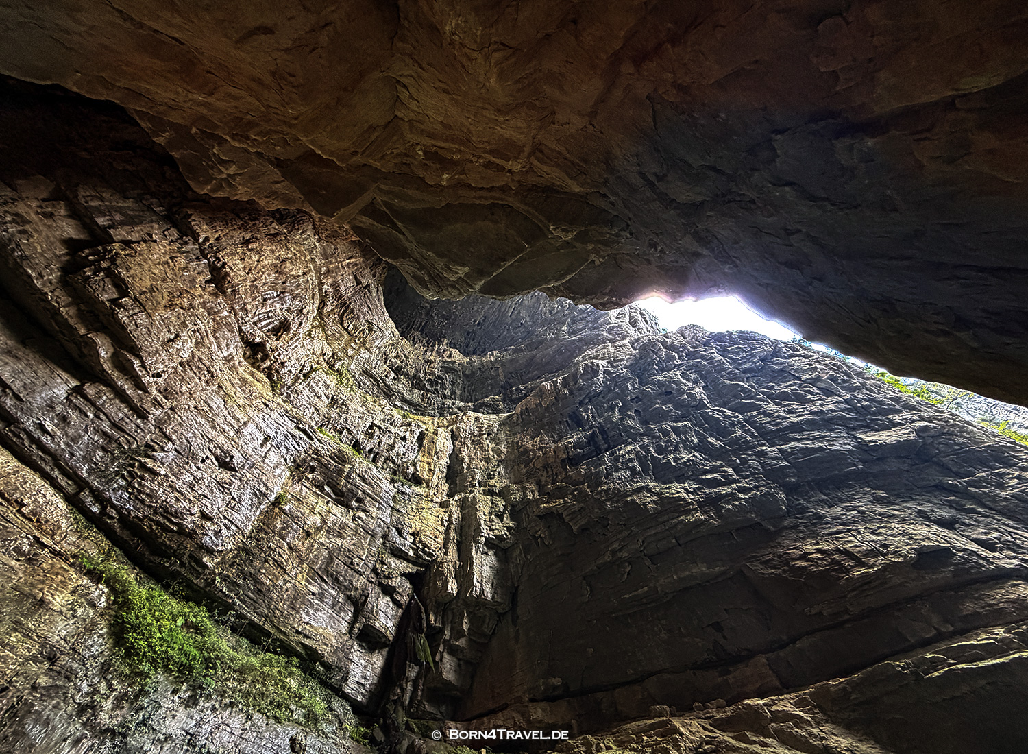 羊水河 (Yángshuǐ Hé) im Wulong-Karstgebiet.,China2026,born4travel.de