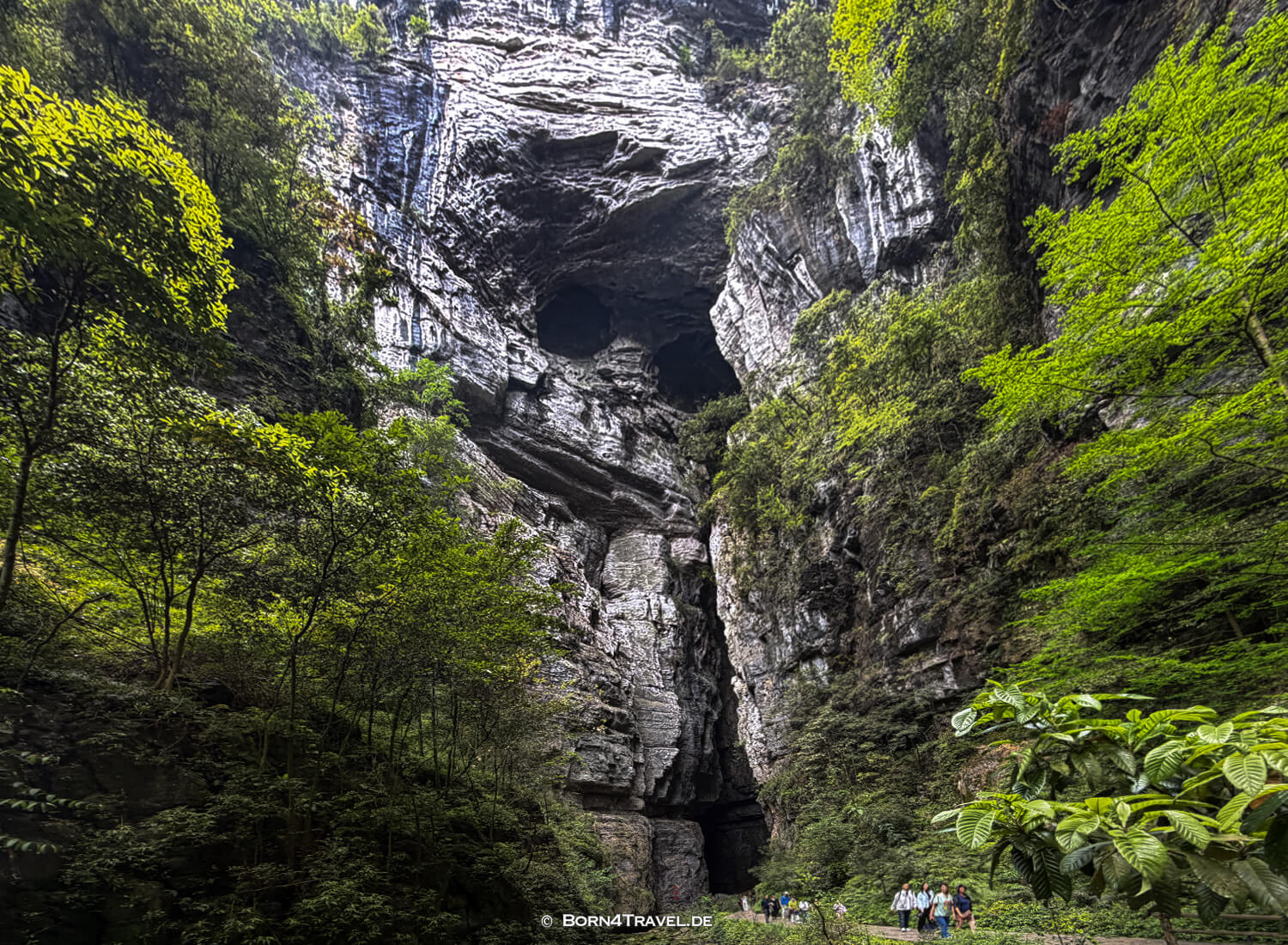 羊水河 (Yángshuǐ Hé) im Wulong-Karstgebiet.,China2026,born4travel.de