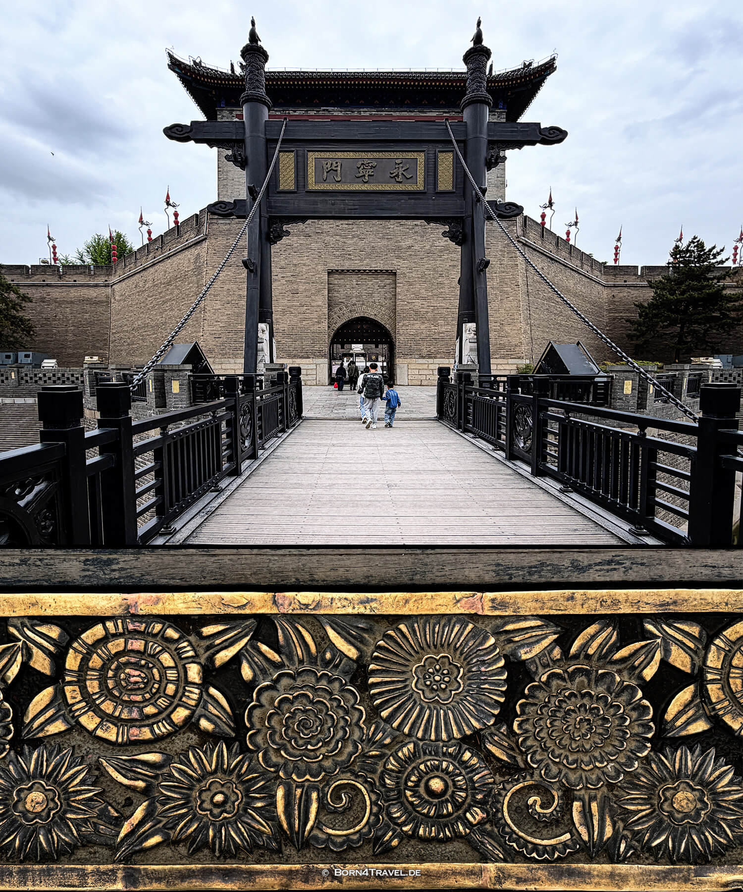 City Wall Xi'an,China2026,born4travel.de