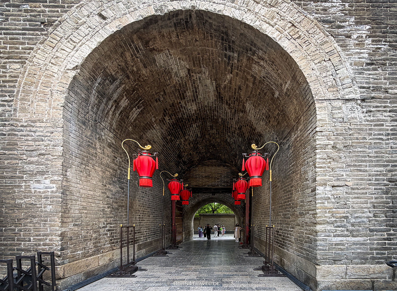 City Wall Xi'an,China2026,born4travel.de
