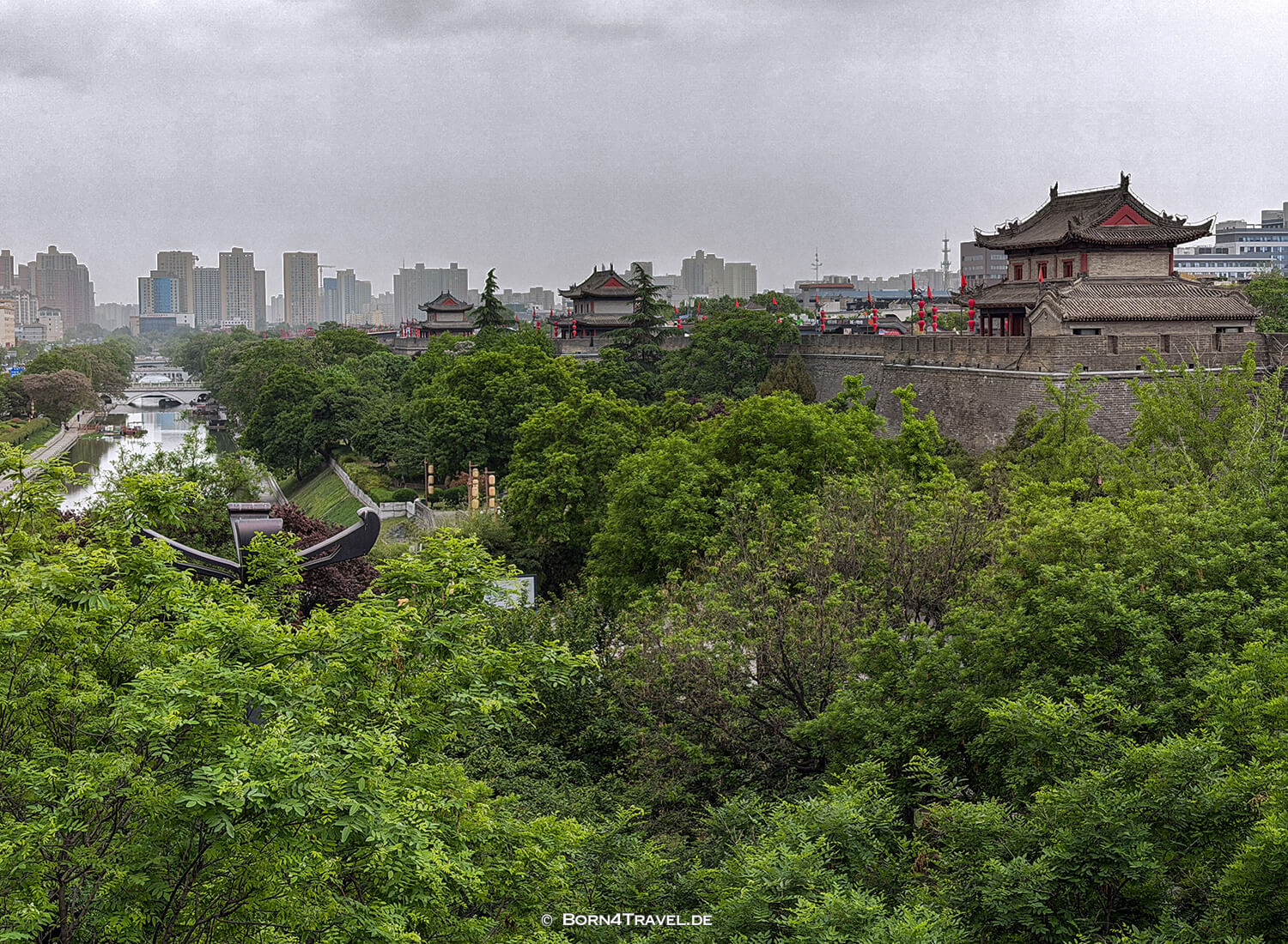 City Wall Xi'an,China2026,born4travel.de
