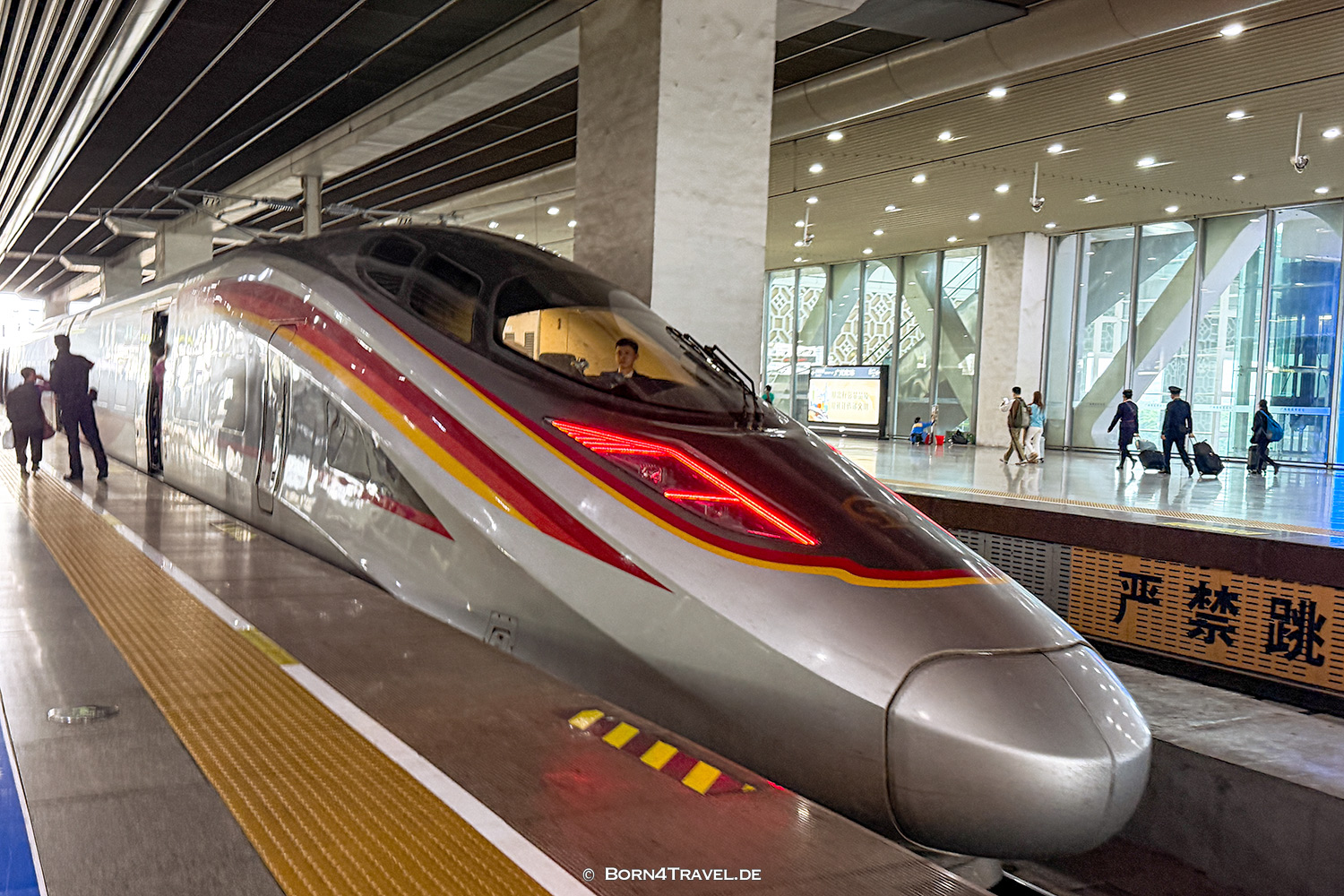 Train,China2026,born4travel.de