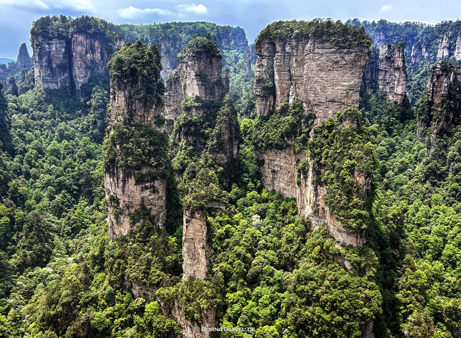 Yuanjiajie Scenic Area< im ZhangjiajieChina2026,born4travel.de