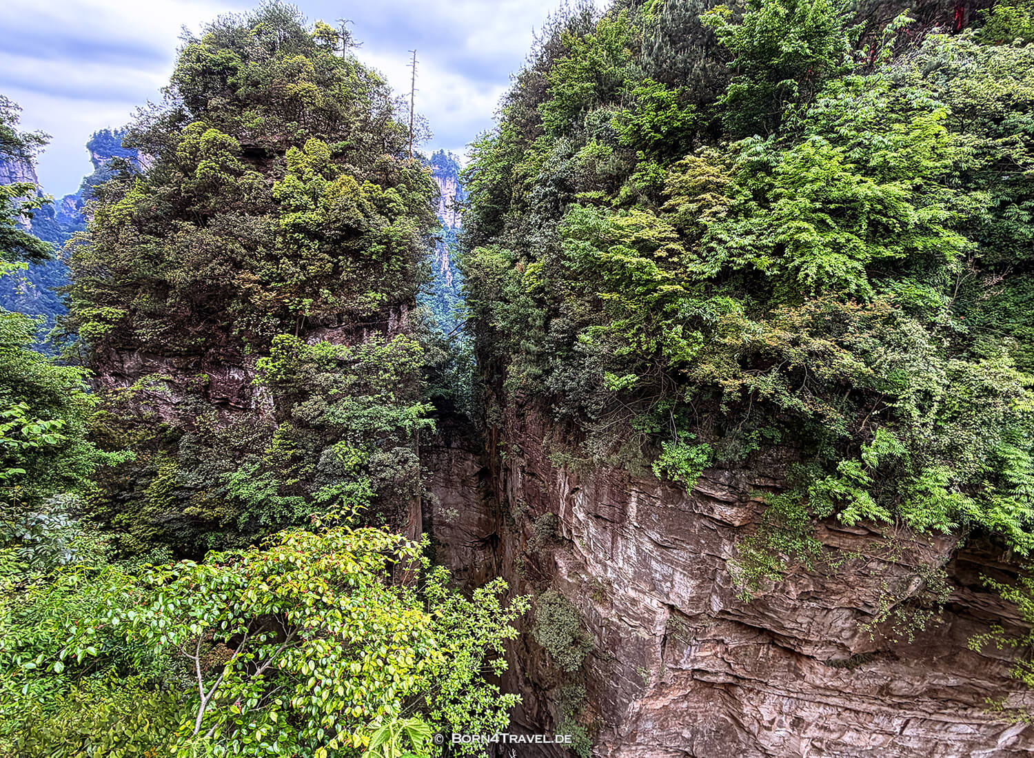 Yuanjiajie Scenic Area< im ZhangjiajieChina2026,born4travel.de