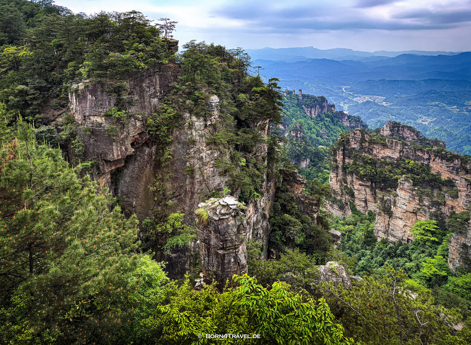 Yuanjiajie Scenic Area< im ZhangjiajieChina2026,born4travel.de