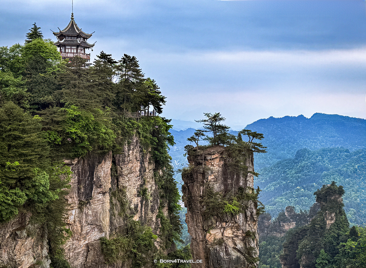 Huangshizhai Scenic Area in  Zhangjiajie,China2026,born4travel.de