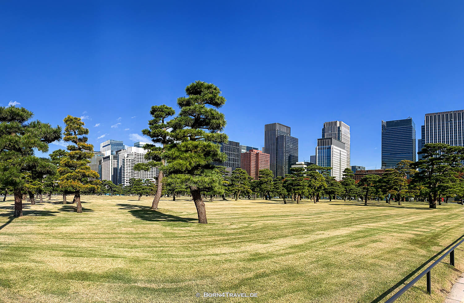 Marunouchi Tokyo by bike 2019,born4travel.de