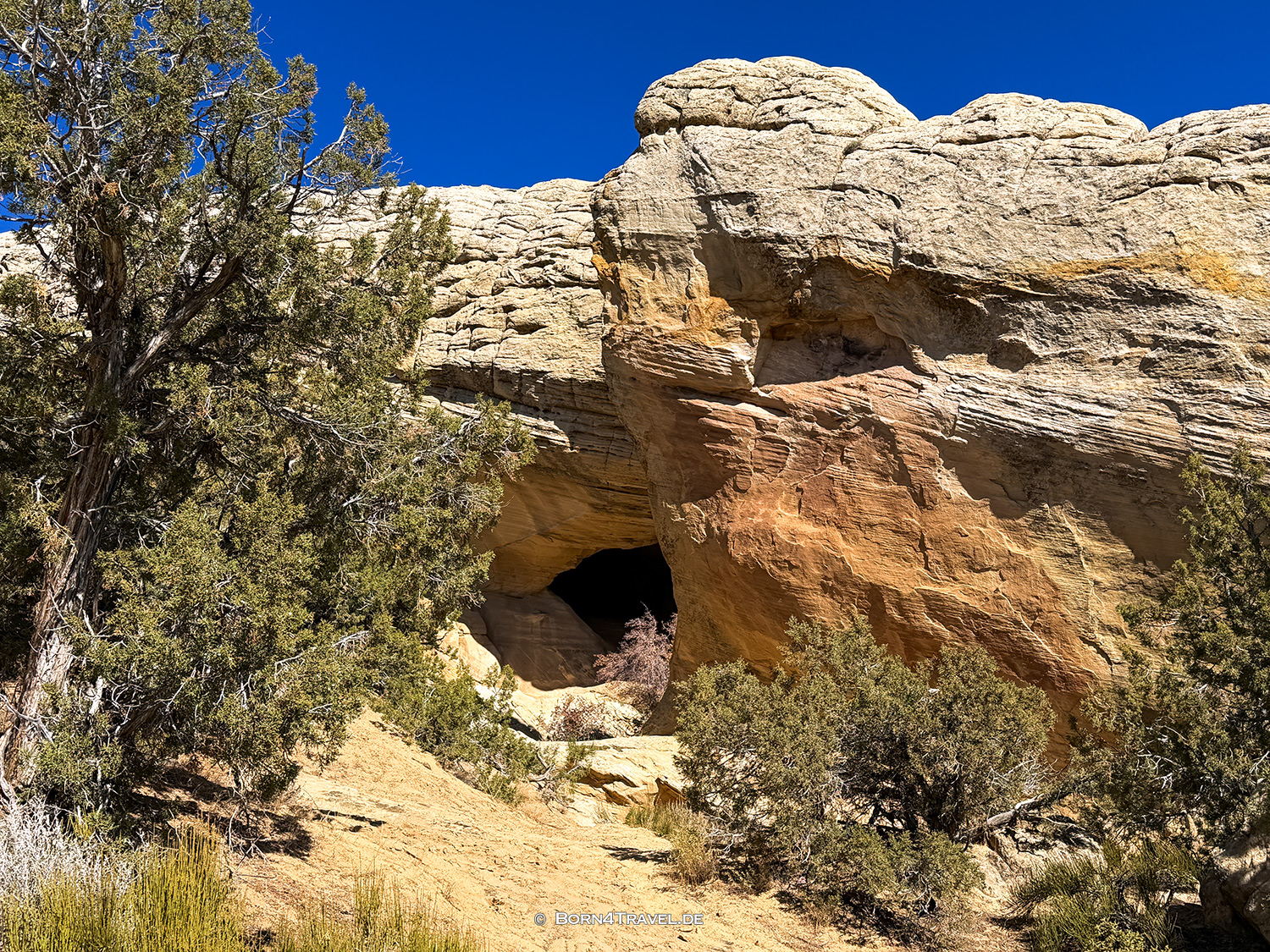 Moonlight Arch near Vernal,Utah,USA2025,born4travel.de