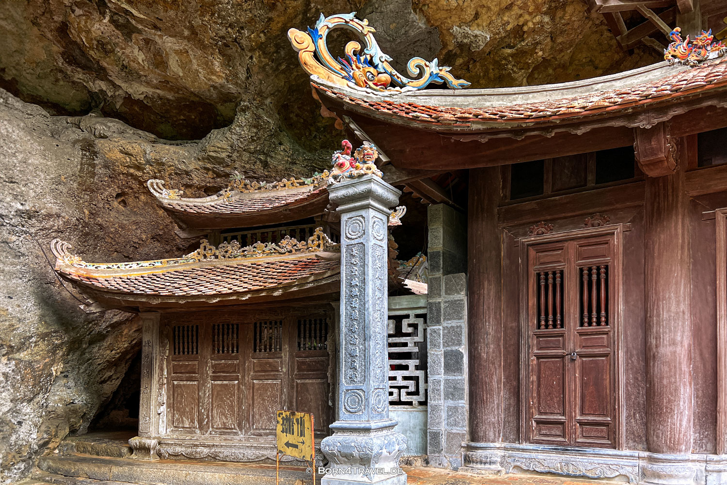 Chùa Bích Động - Bich Dong Pagoda Tam Cốc,Vietnam,born4travel