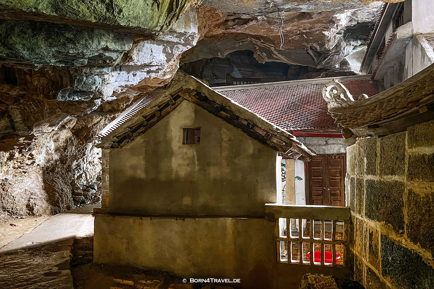 Chùa Bích Động - Bich Dong Pagoda Tam Cốc,Vietnam,born4travel