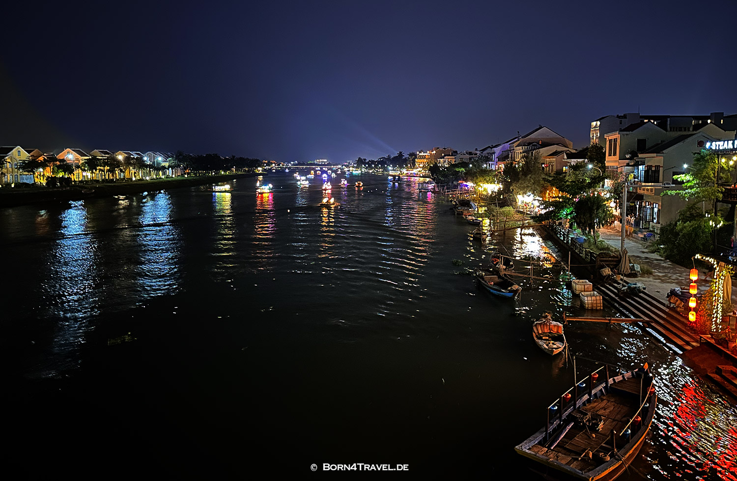 Cầu trăng thương cảng,Memories Land Show Hội An,Vietnam2025,born4travel.de