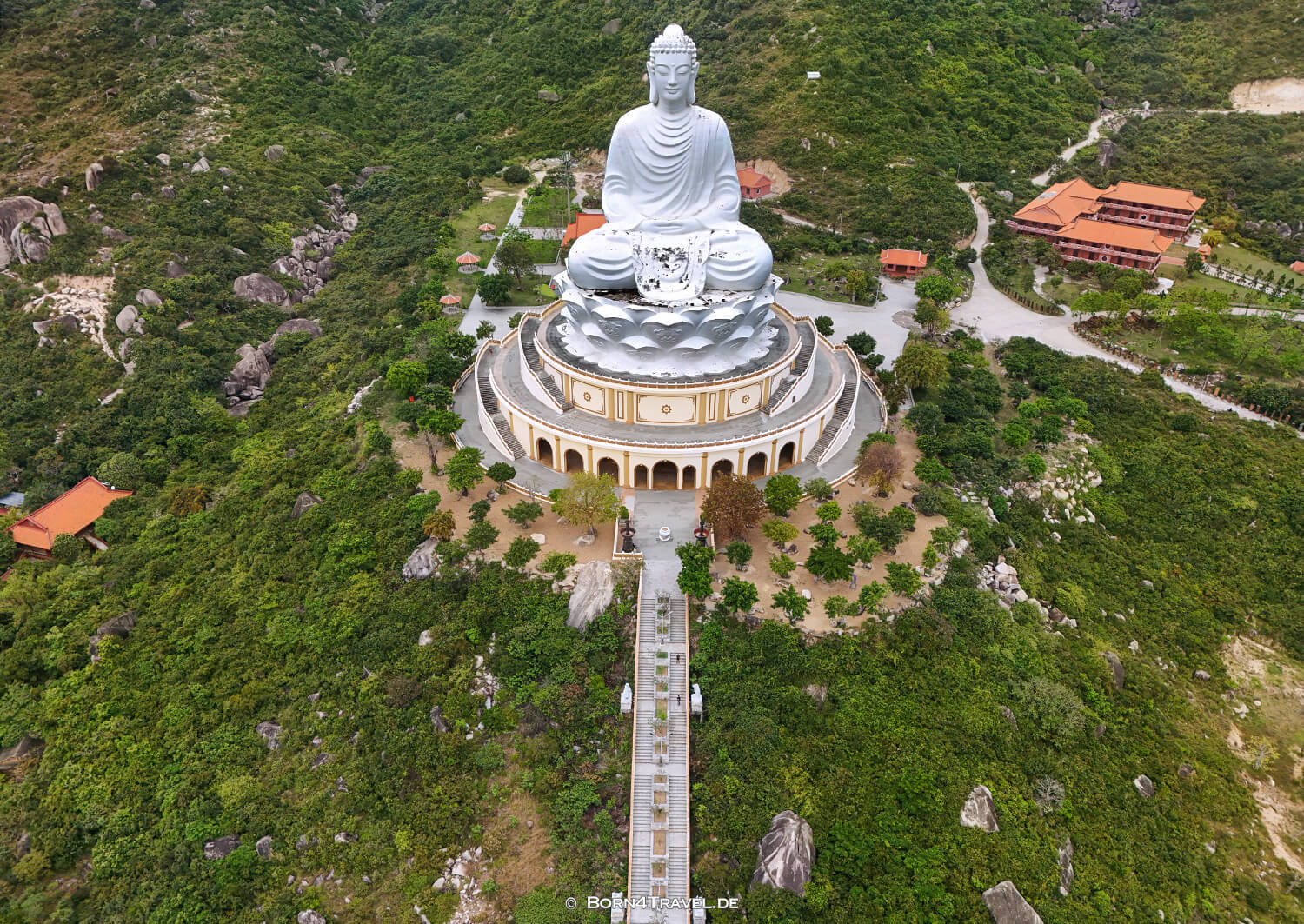 Buddha Statue of Thien Hung Zen Quy Nhơn,Vietnam2025,born4travel.de Buddha Statue of Thien Hung Zen Quy Nhơn,Vietnam2025,born4travel.de