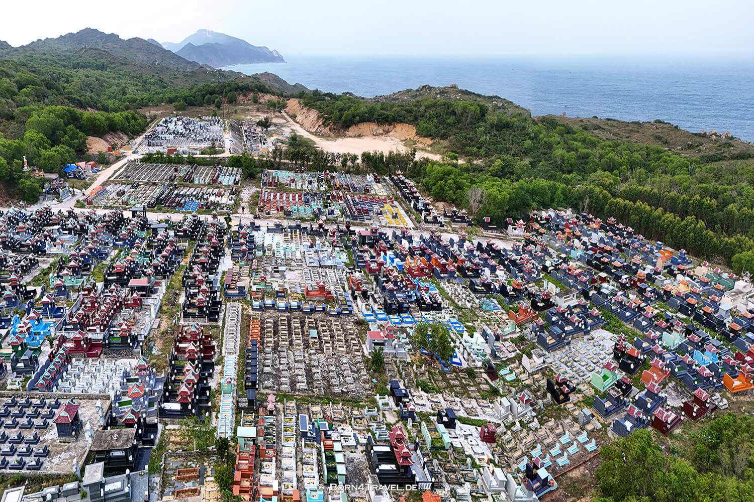 Nhơn Hải Cemetery,Quy Nhơn,Vietnam2025,born4travel.de Nhơn Hải Cemetery,Quy Nhơn,Vietnam2025,born4travel.de